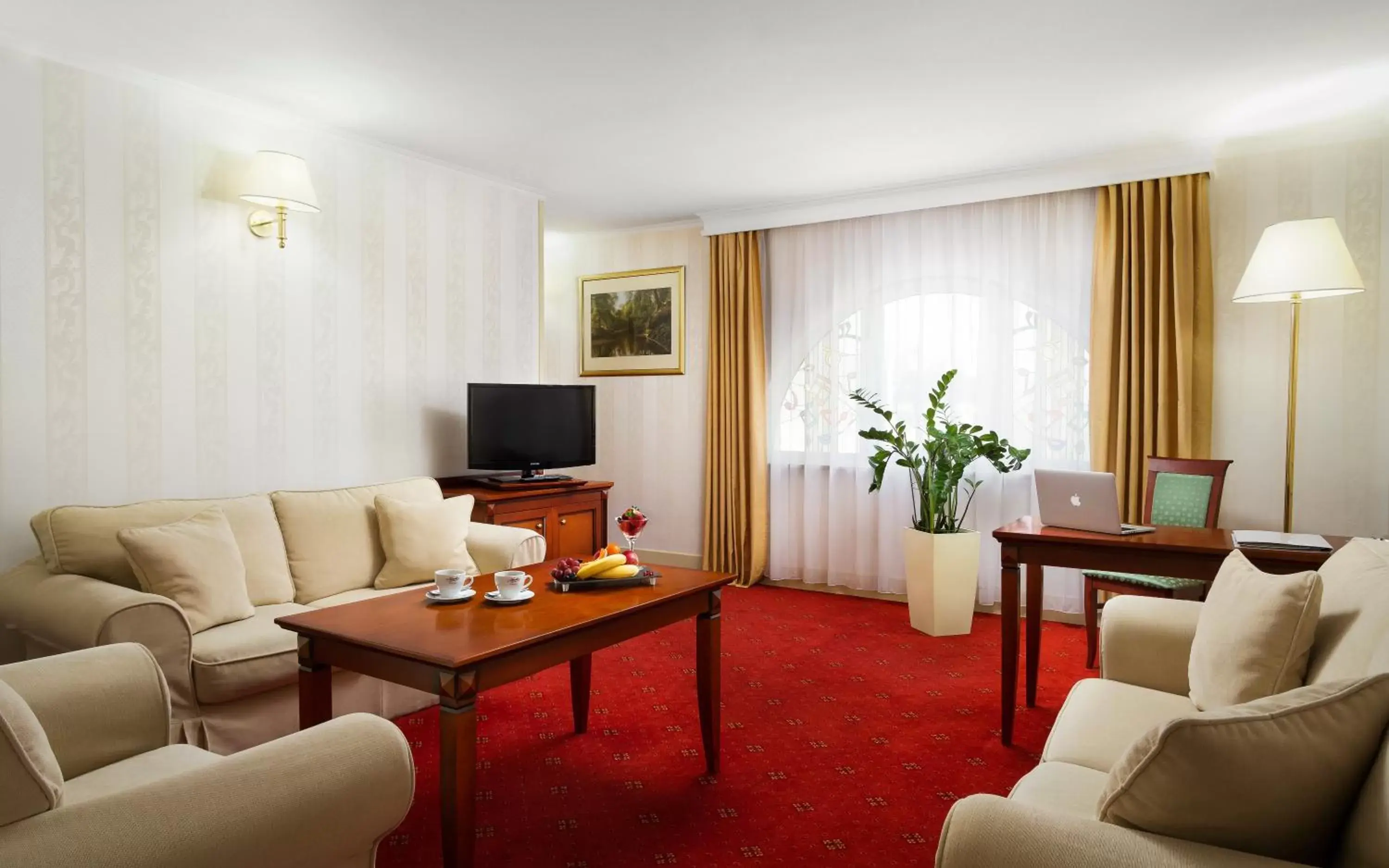 Photo of the whole room, Seating Area in Hotel Mazurkas