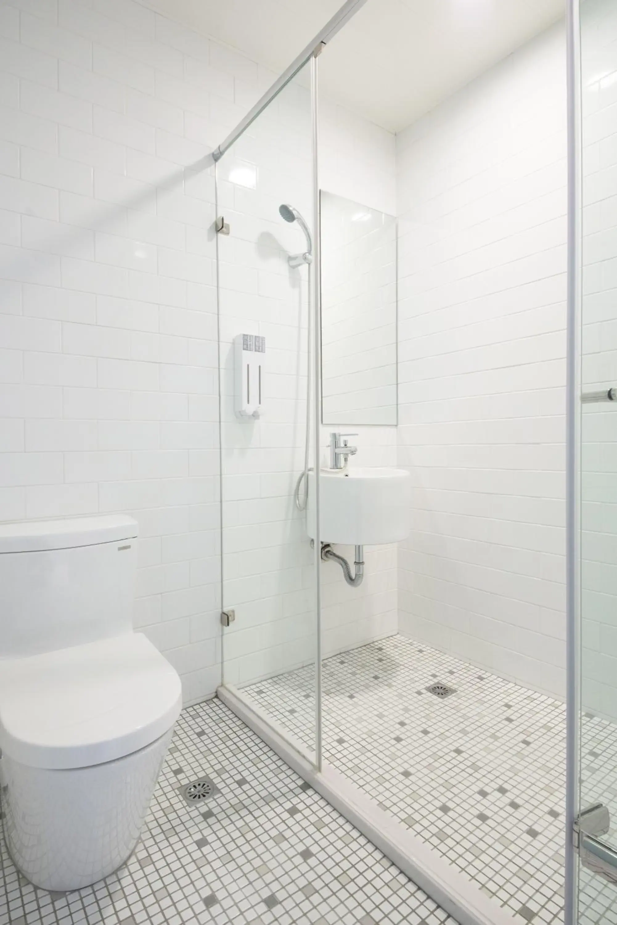 Standard Double Room with Private Bathroom - single occupancy in Flip Flop Hostel - Garden