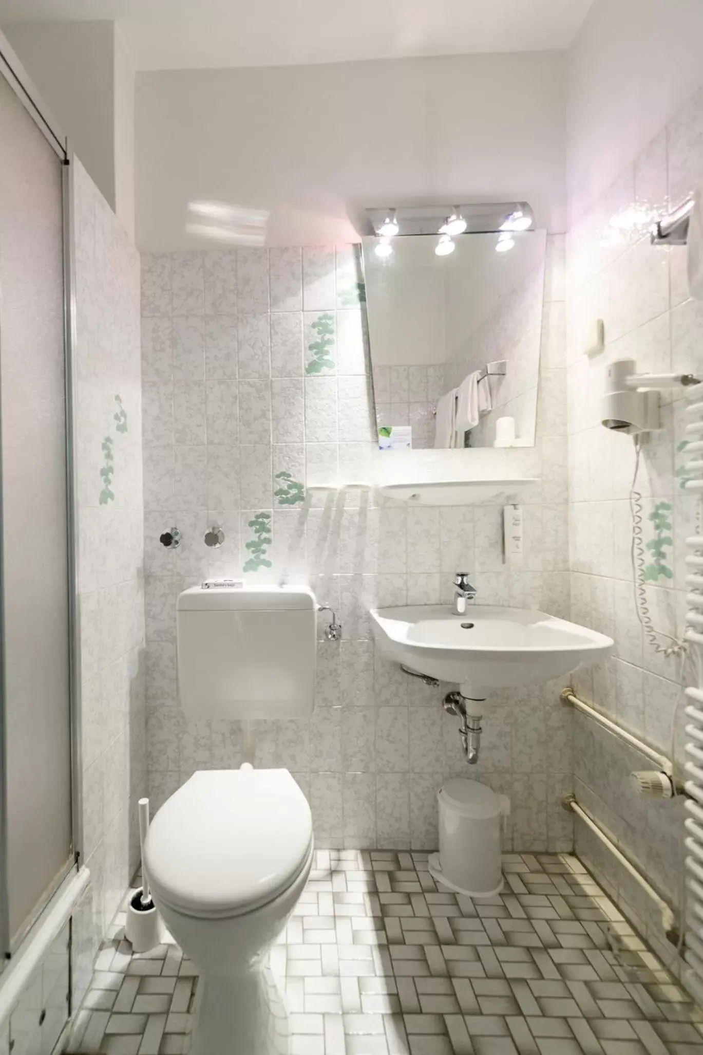 Bathroom in Hotel Hannover Airport by Premiere Classe