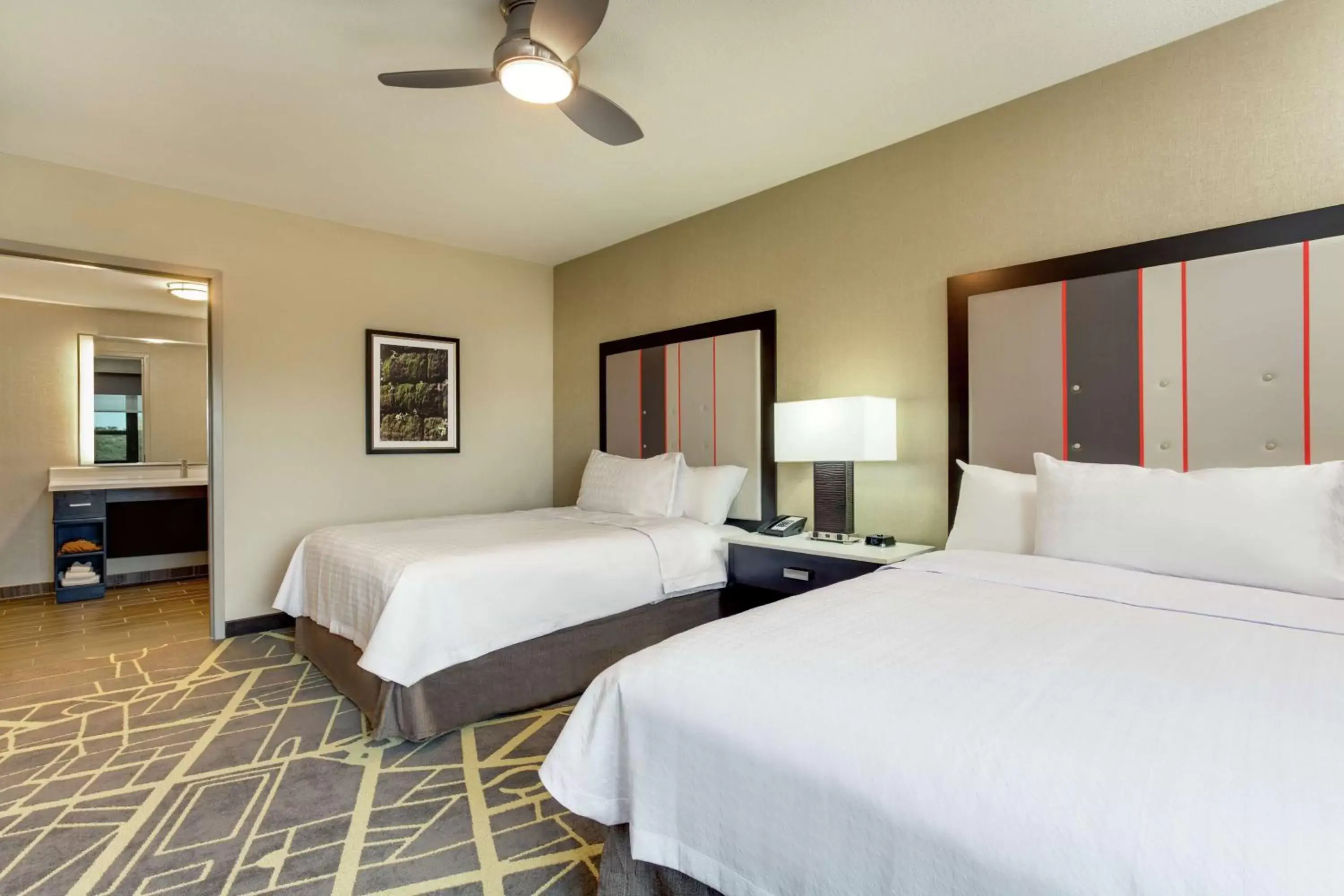 Bed in Homewood Suites Savannah Historic District/Riverfront