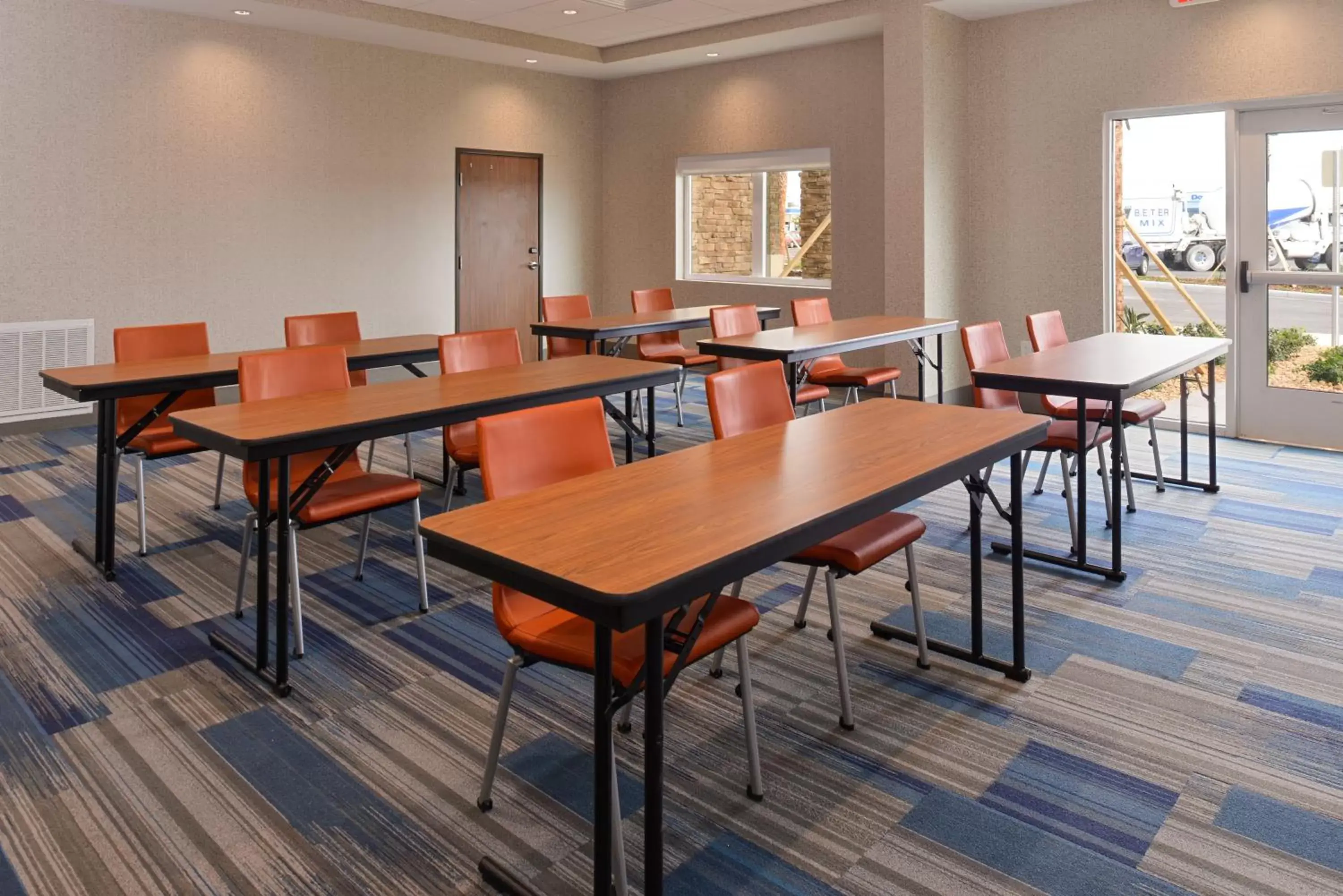Meeting/conference room in Holiday Inn Express & Suites Trinity, an IHG Hotel