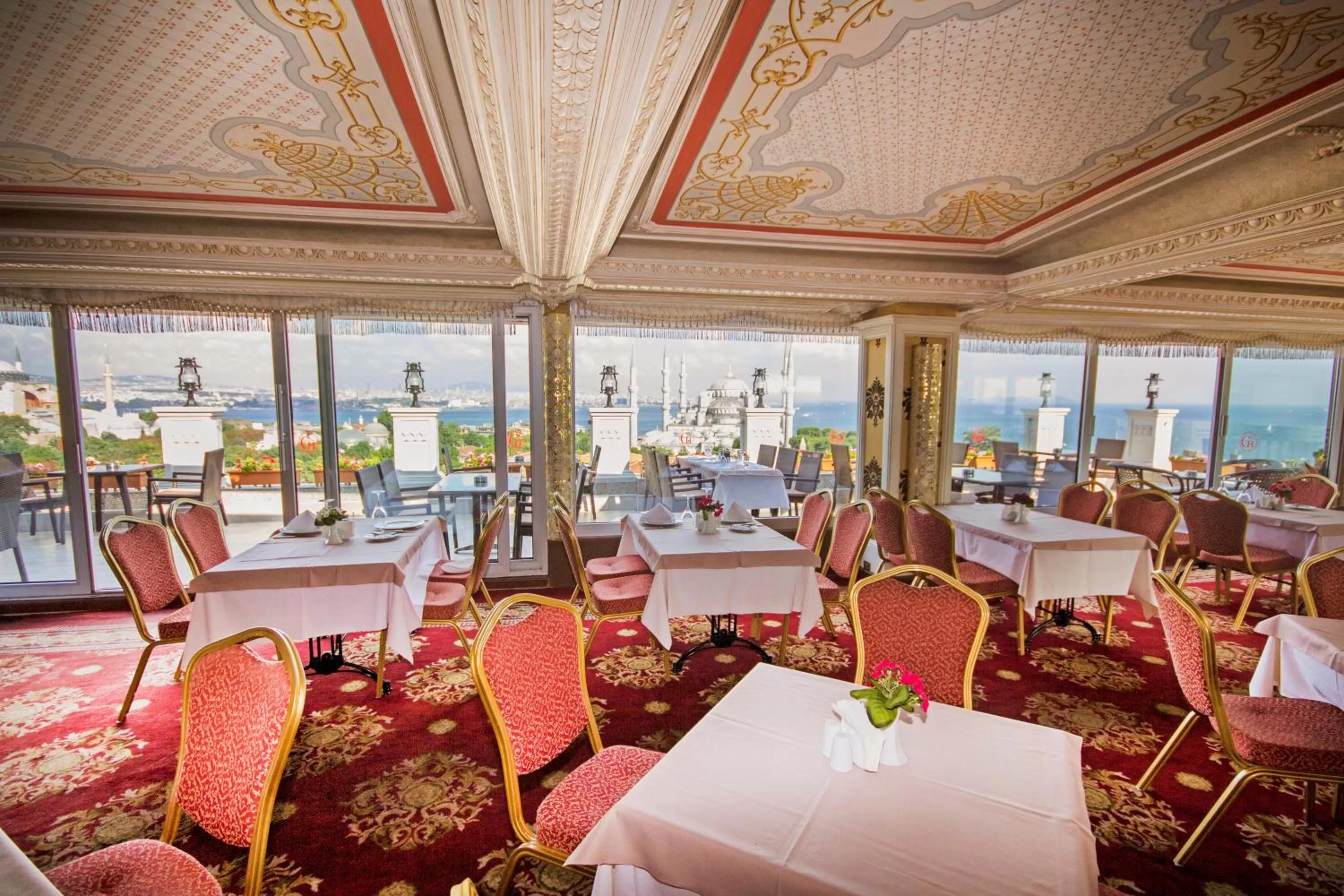 Restaurant/places to eat in Deluxe Golden Horn Sultanahmet Hotel