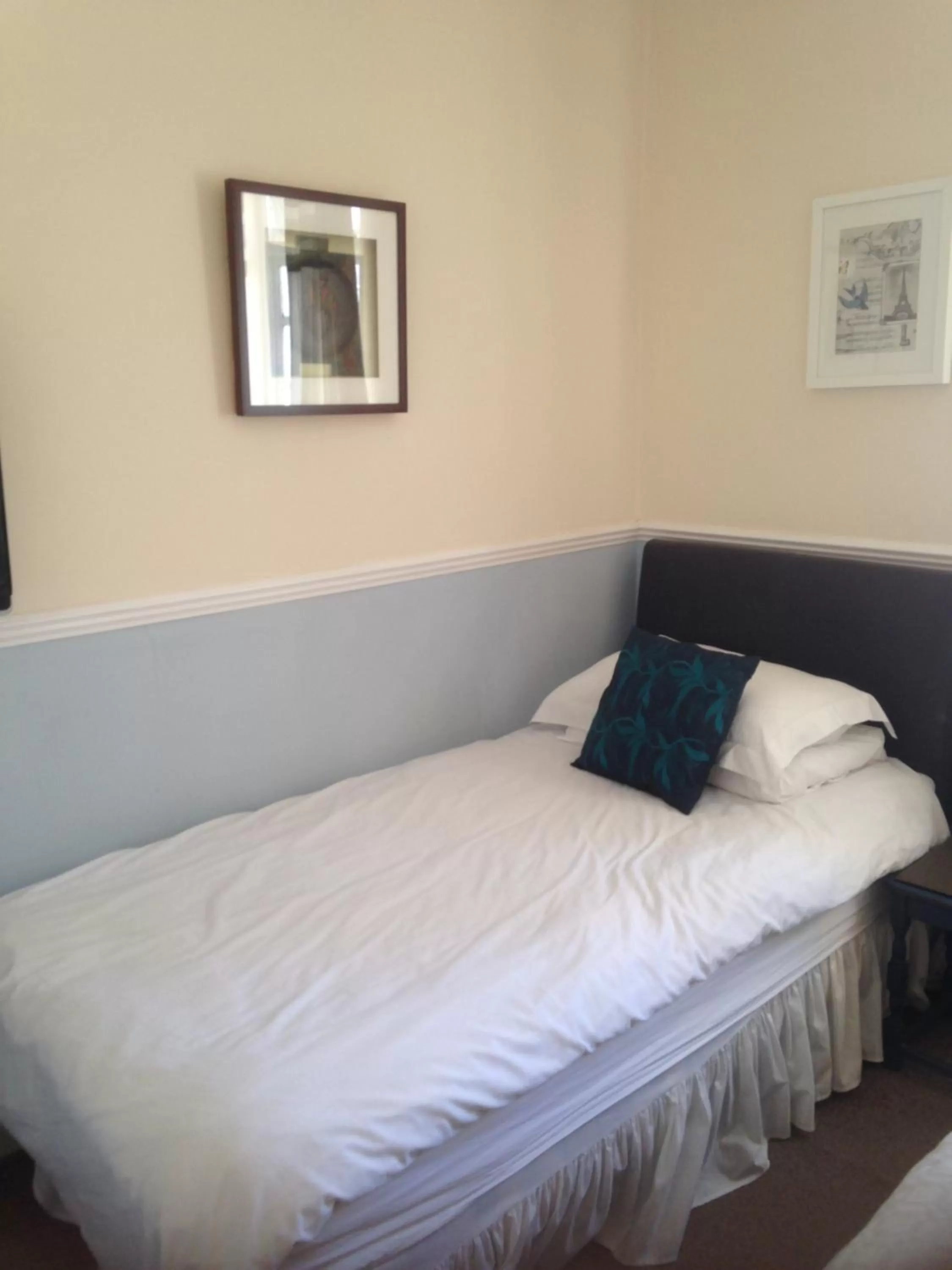 Bed in Lynebank House Hotel, Bed & Breakfast