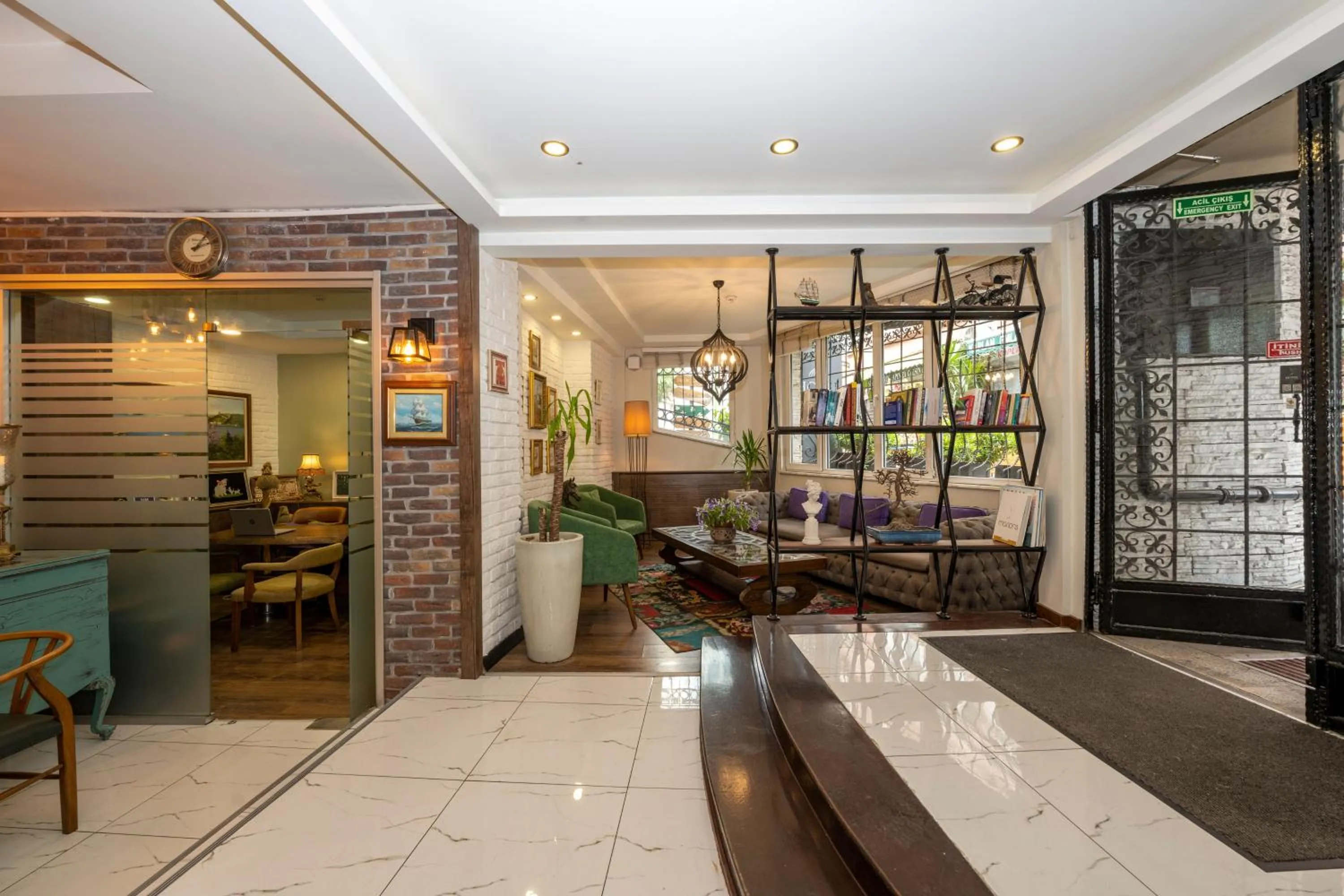 Lobby or reception in The Marions Suite istanbul Special Category Taksim