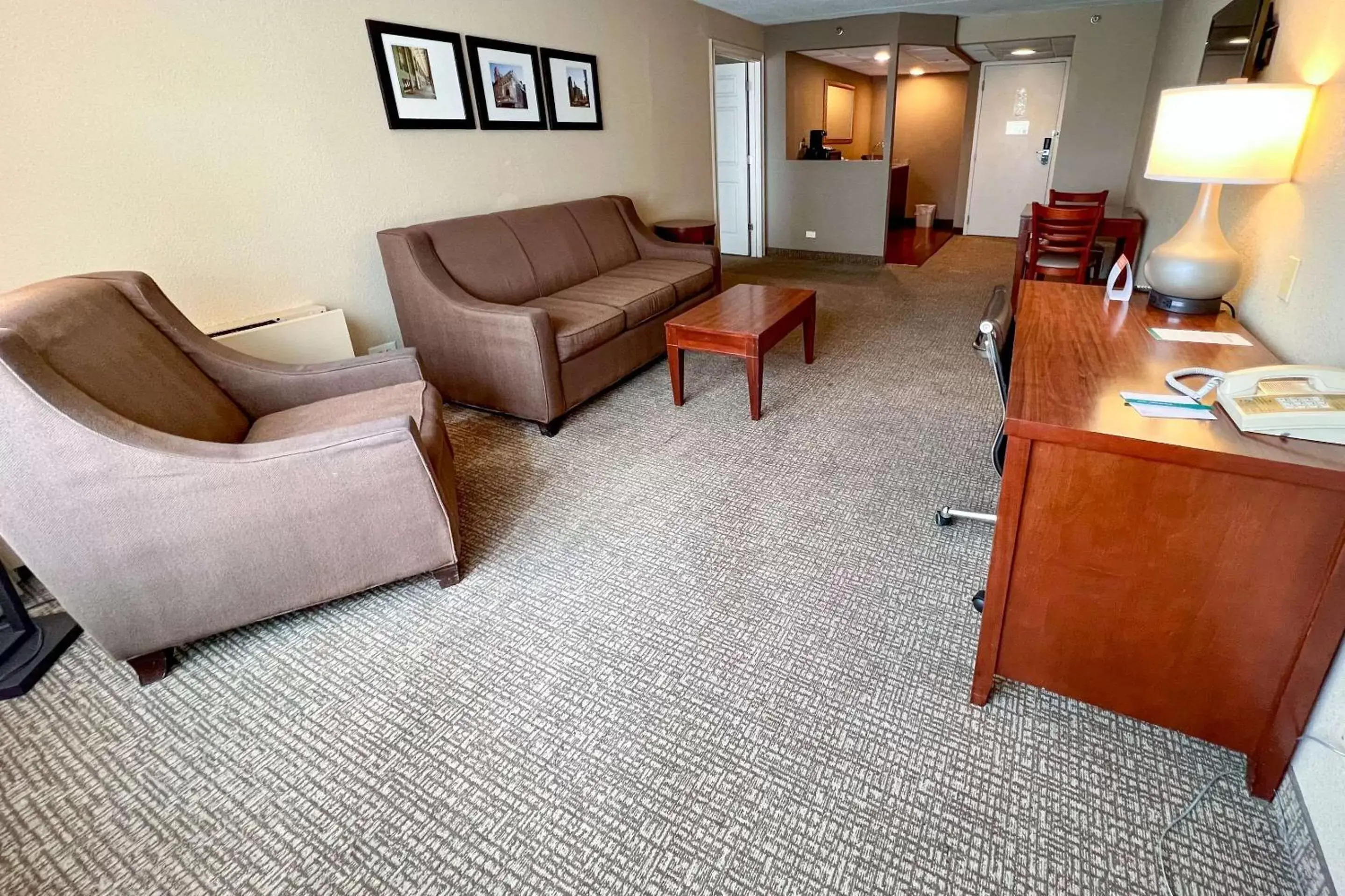 Bedroom, Seating Area in Quality Inn & Suites Orland Park - Chicago