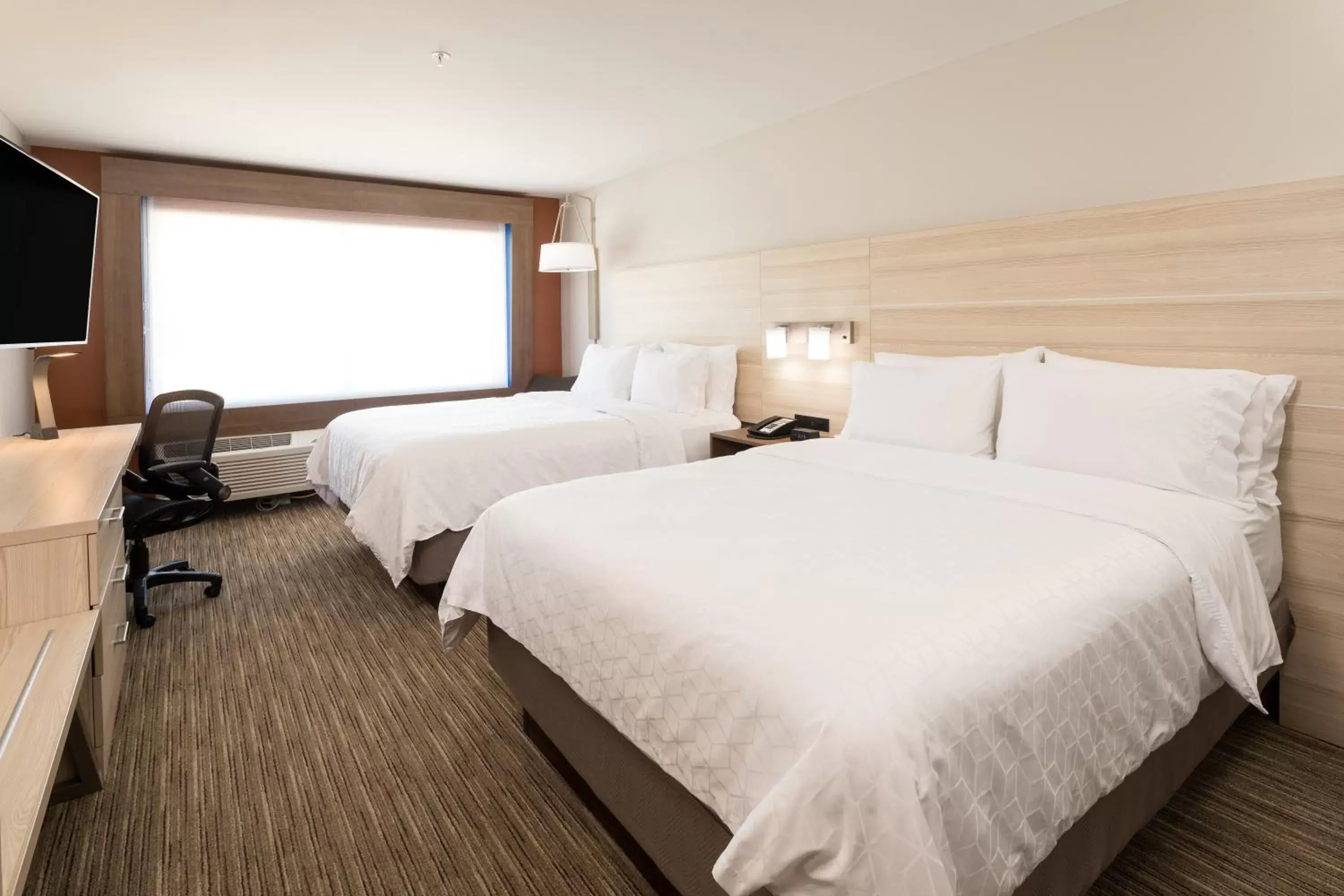Bed in Holiday Inn Express & Suites - Portage, an IHG Hotel
