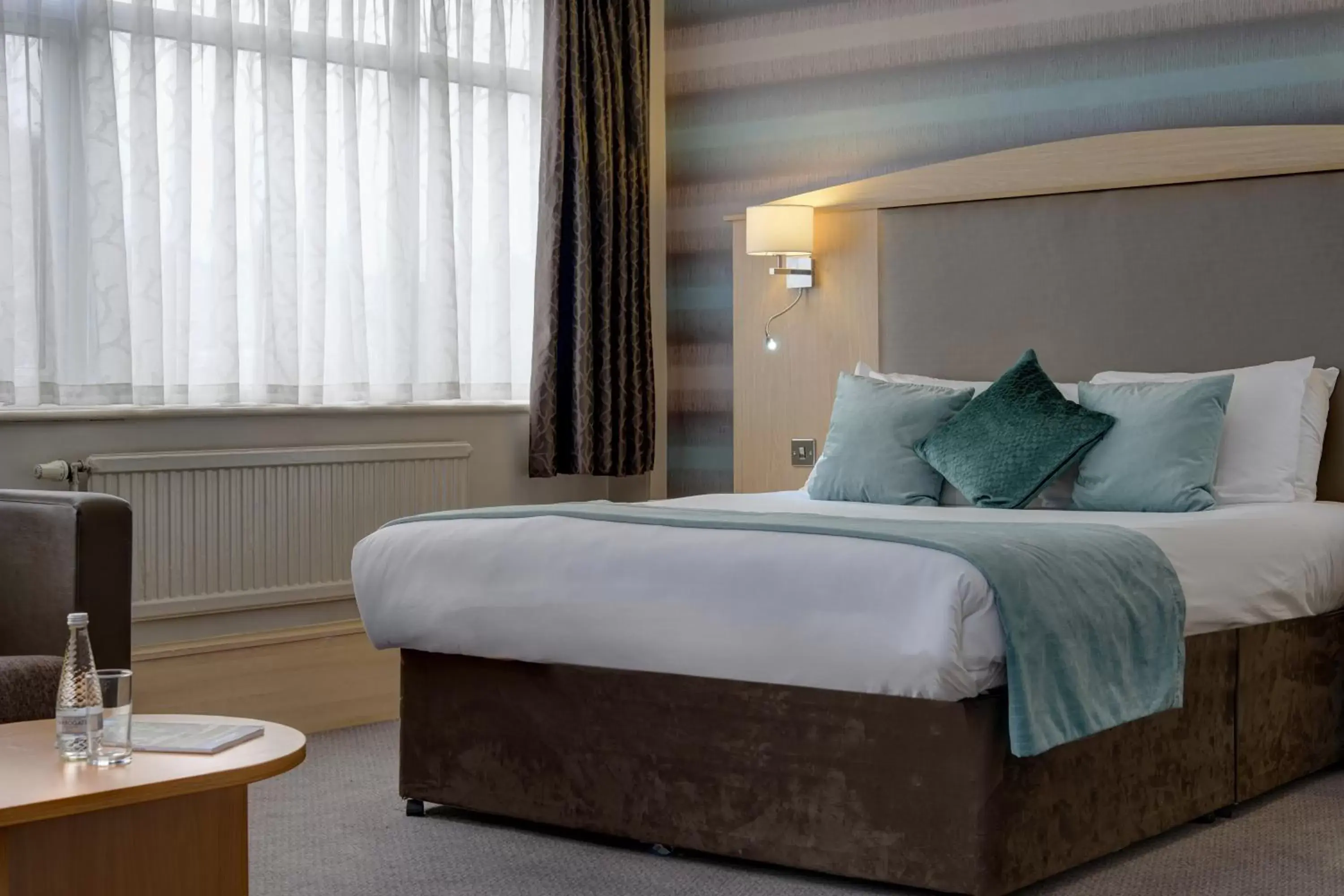 Bedroom, Bed in Best Western Manchester Altrincham Cresta Court Hotel