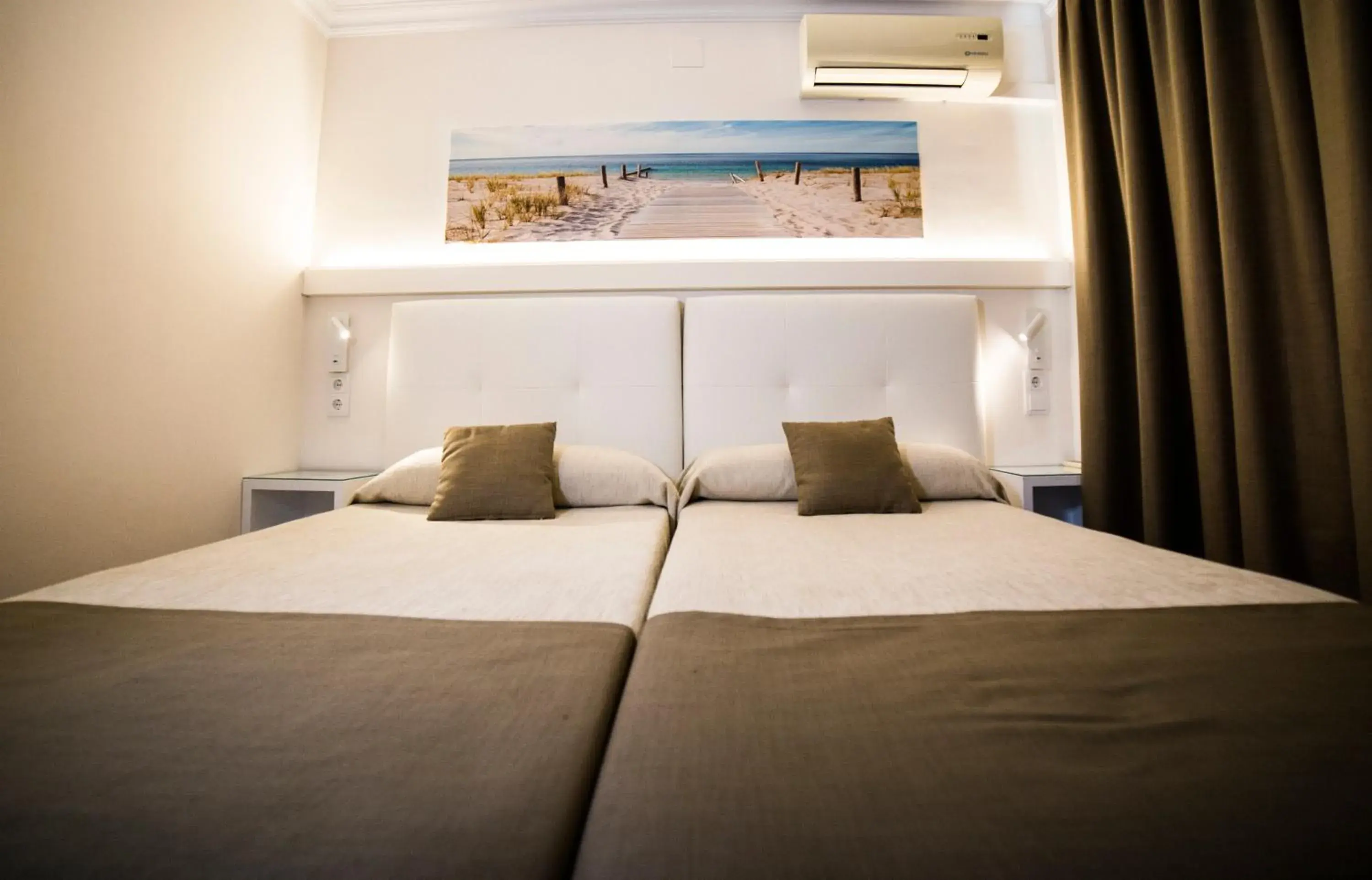 Bed in Hotel Claramar