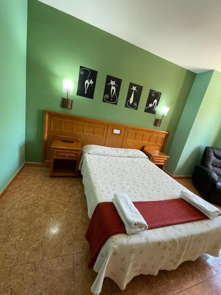 Bed in HOTEL Restaurante la barca