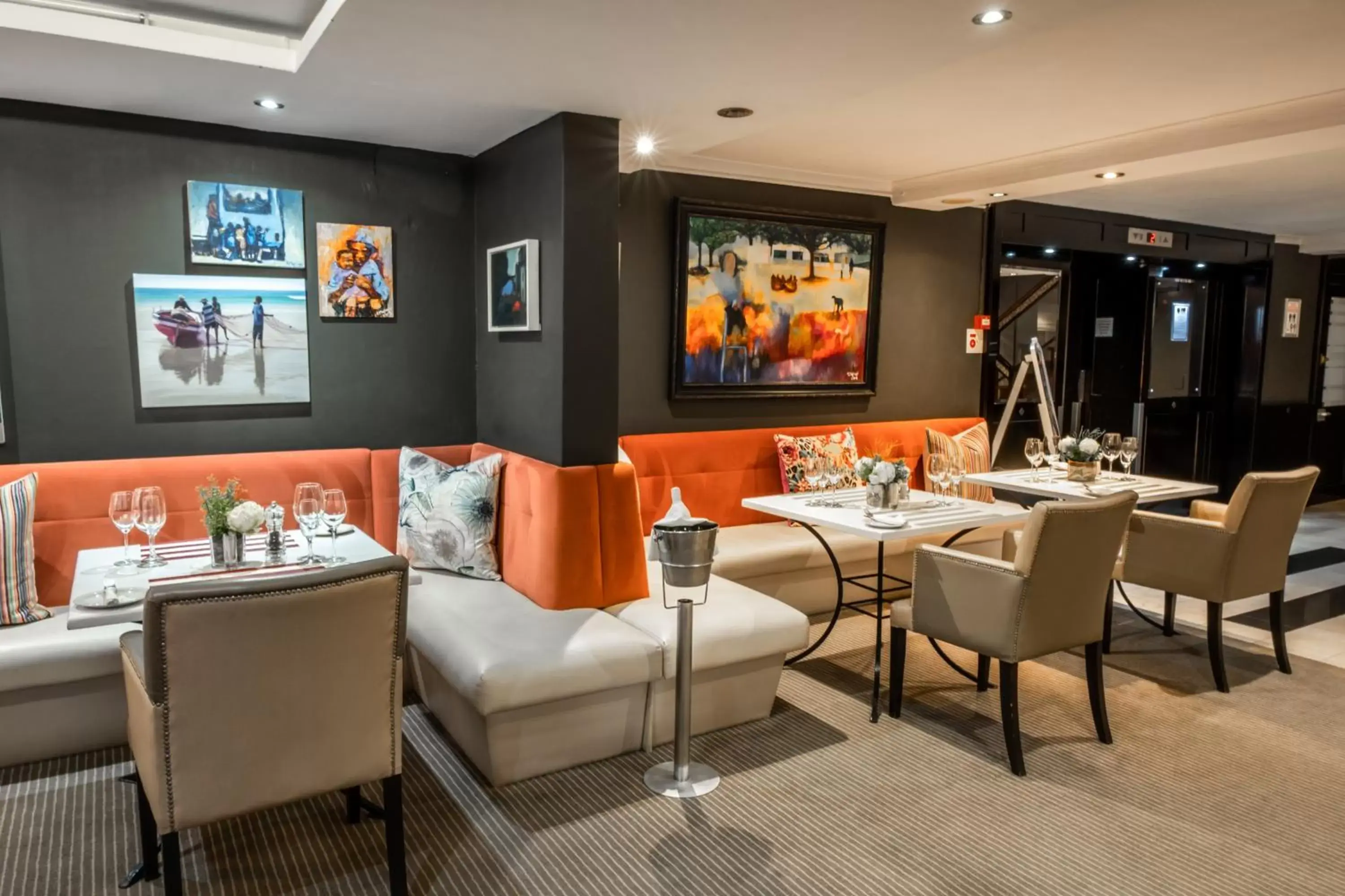 Lounge or bar, Restaurant/Places to Eat in The Bantry Bay Aparthotel by Totalstay