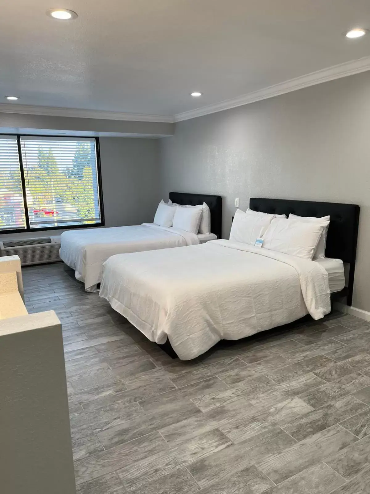 Bed in Capri Suites Anaheim
