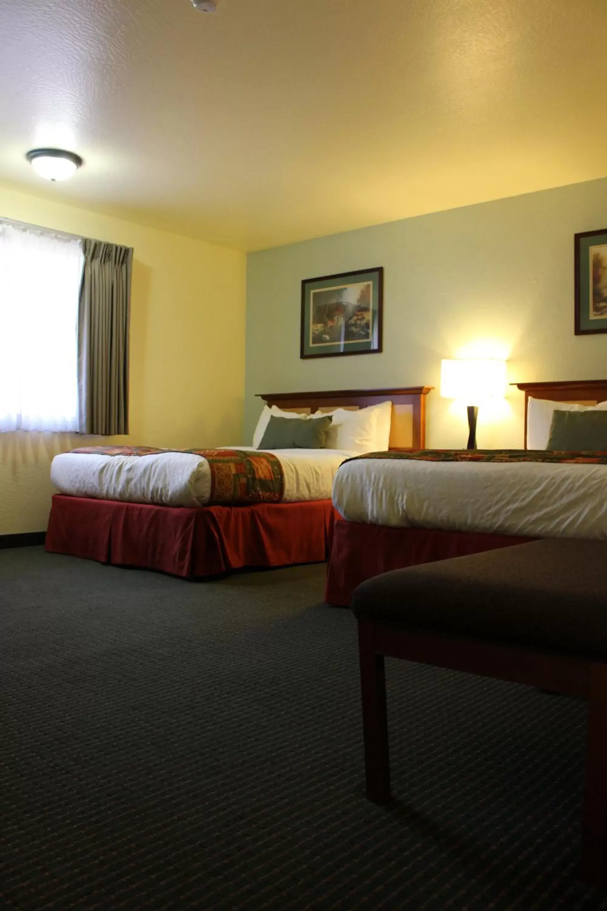 Bedroom, Bed in Best Western Plus Sonora Oaks Hotel and Conference Center