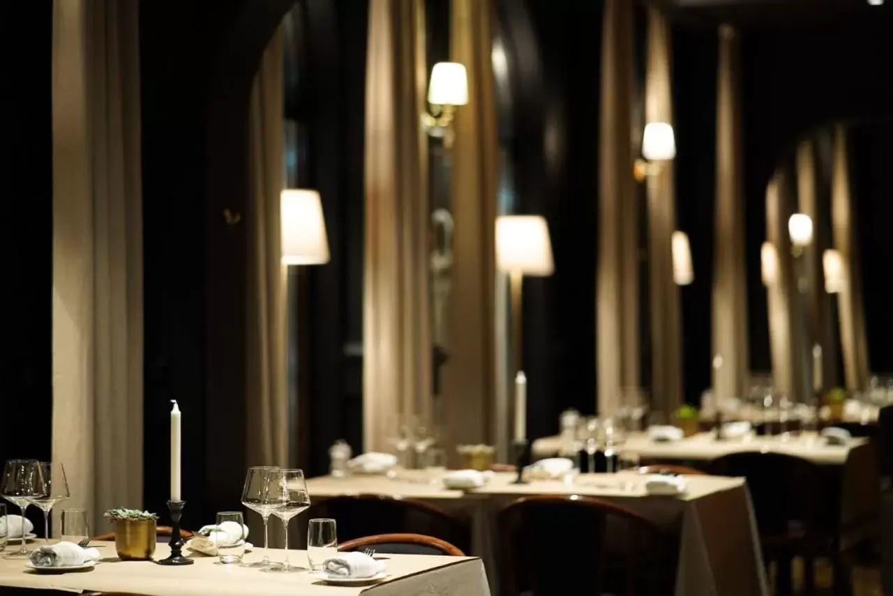 Restaurant/Places to Eat in First Hotel Statt