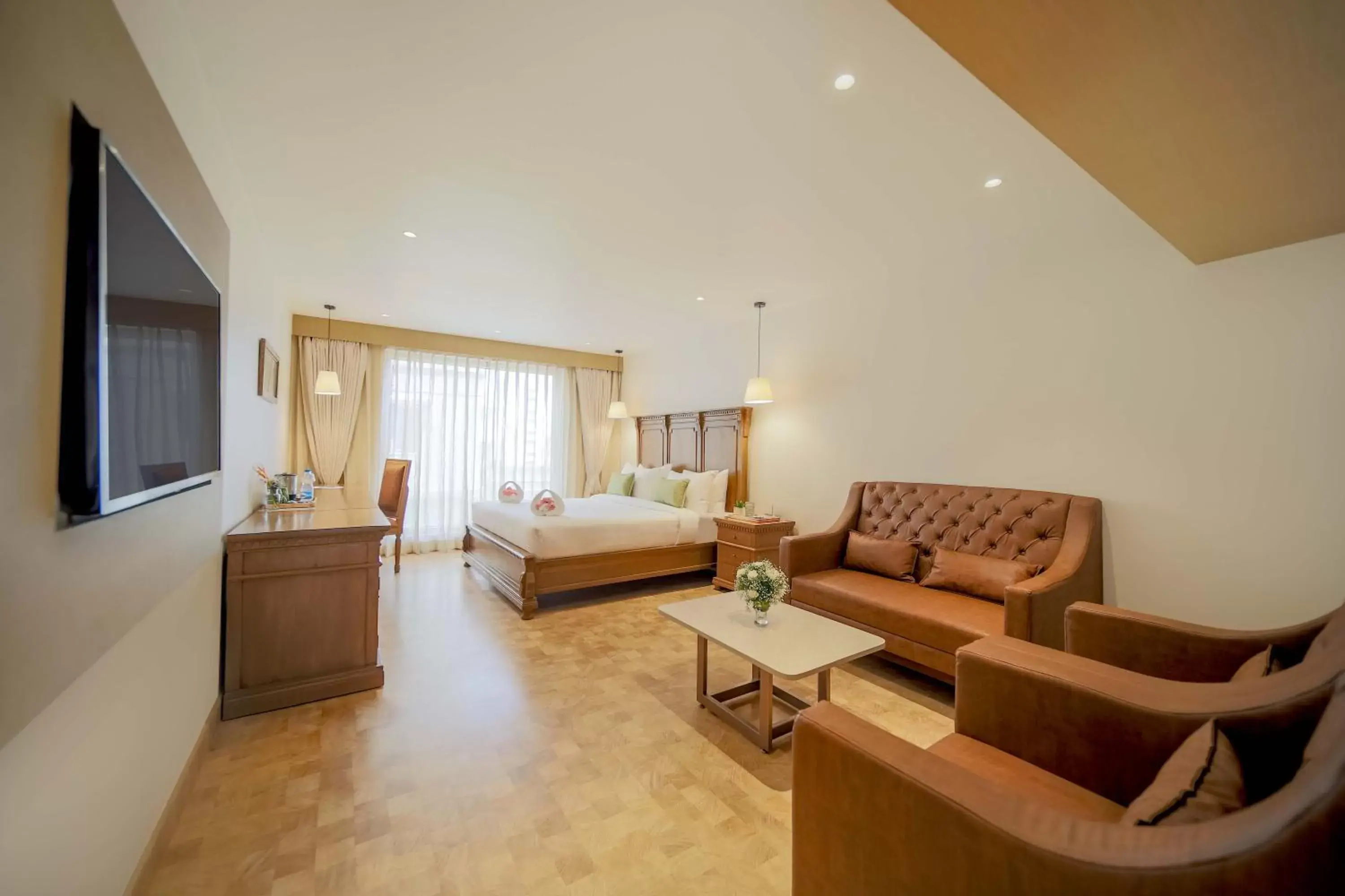 Superior King Room - single occupancy in Jade Suites - Luxury Boutique Hotel Superior King Room - single occupancy in Jade Suites - Luxury Boutique Hotel