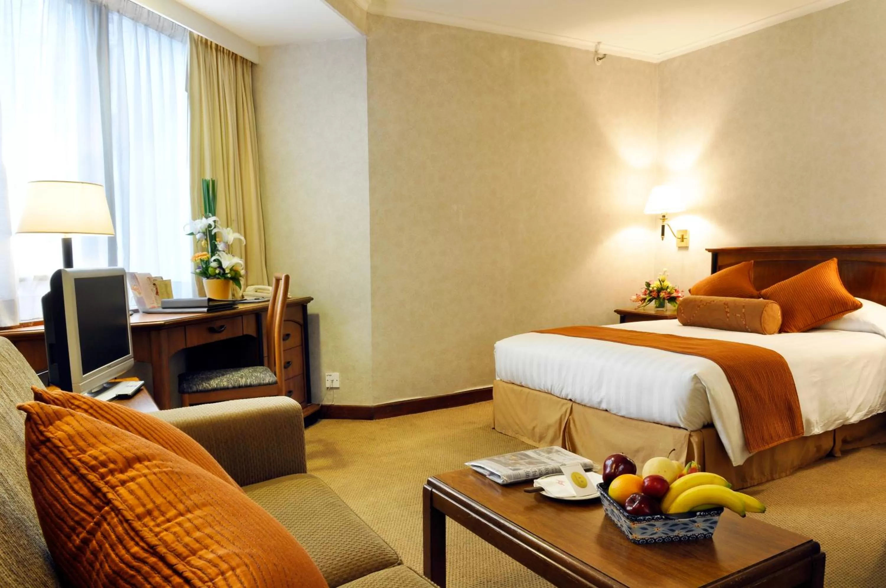 Photo of the whole room, Bed in The Kimberley Hotel