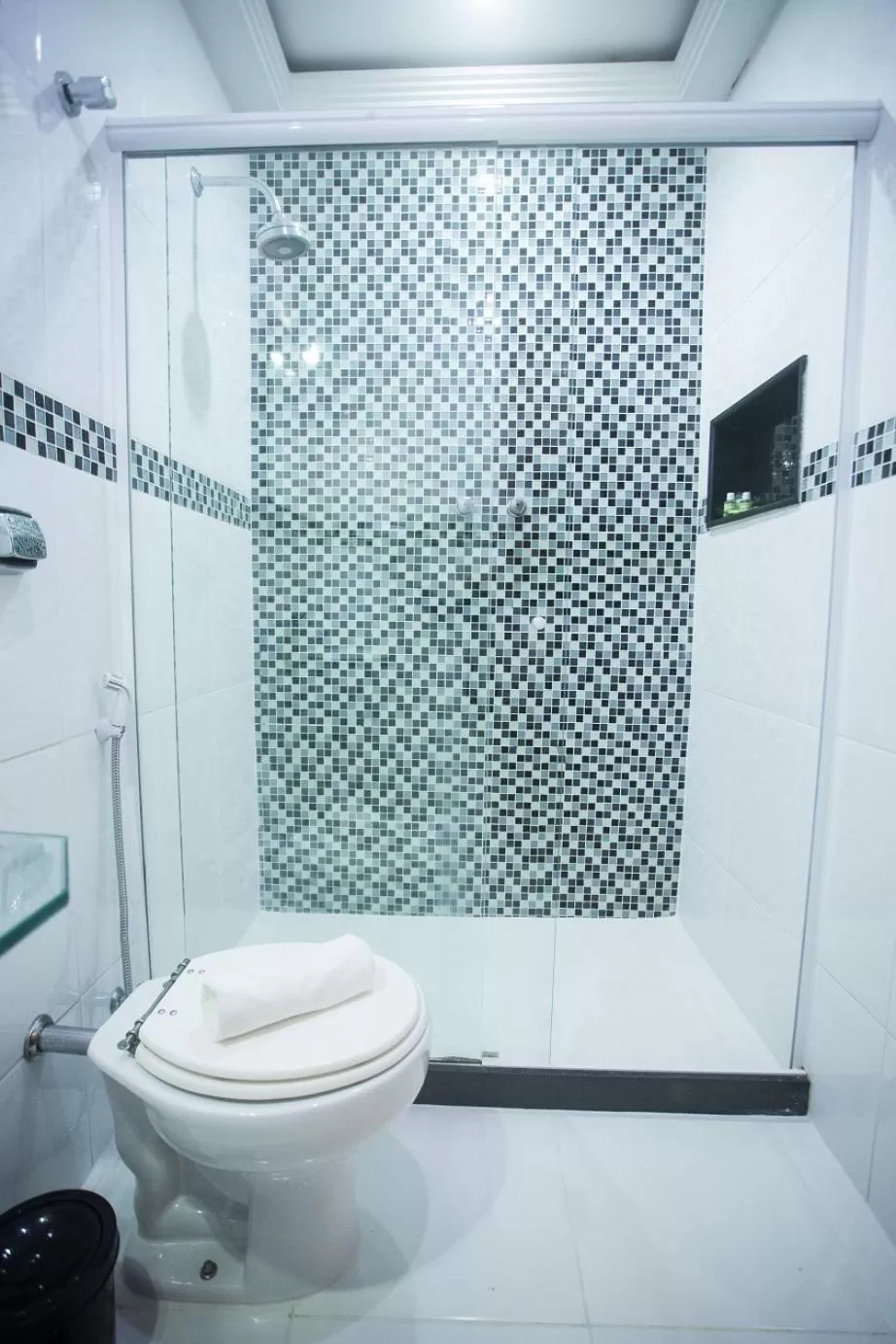 Bathroom in Regency Copacabana Hotel