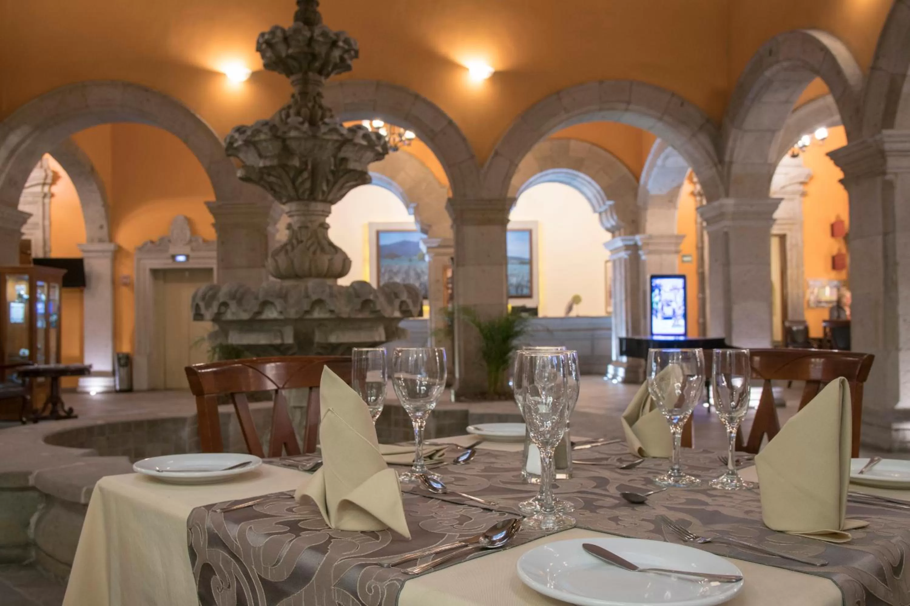 Restaurant/places to eat in Hotel Morales Historical & Colonial Downtown Core