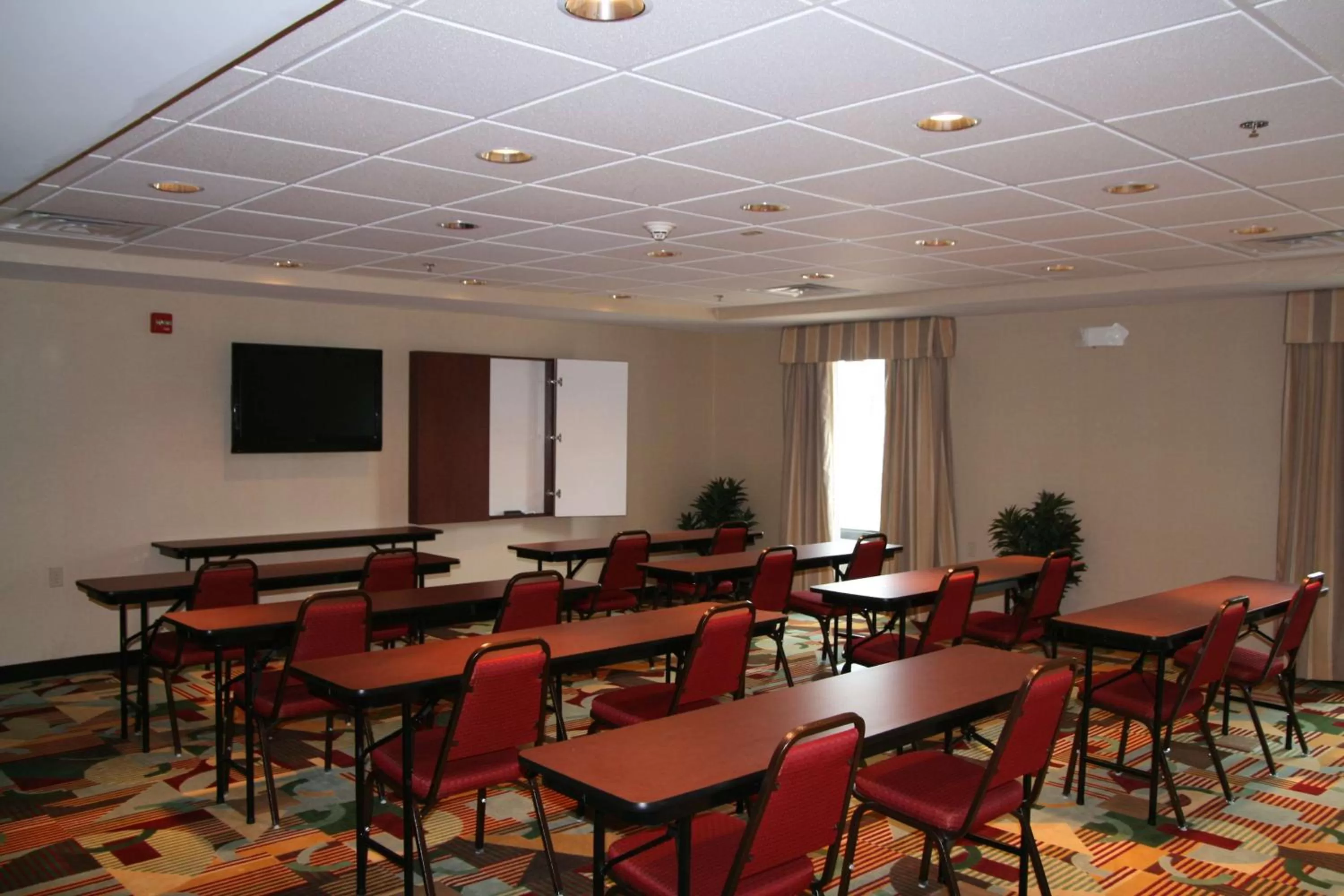 Meeting/conference room in Hampton Inn & Suites Cleveland-Mentor