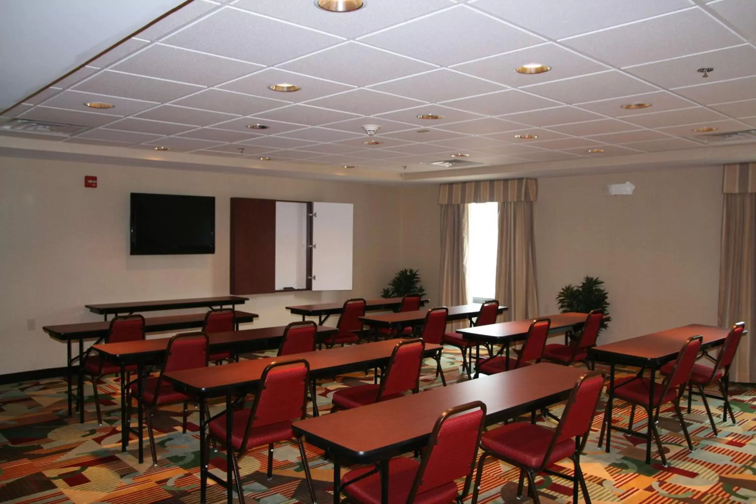 Meeting/conference room, Restaurant/Places to Eat in Hampton Inn & Suites Cleveland-Mentor