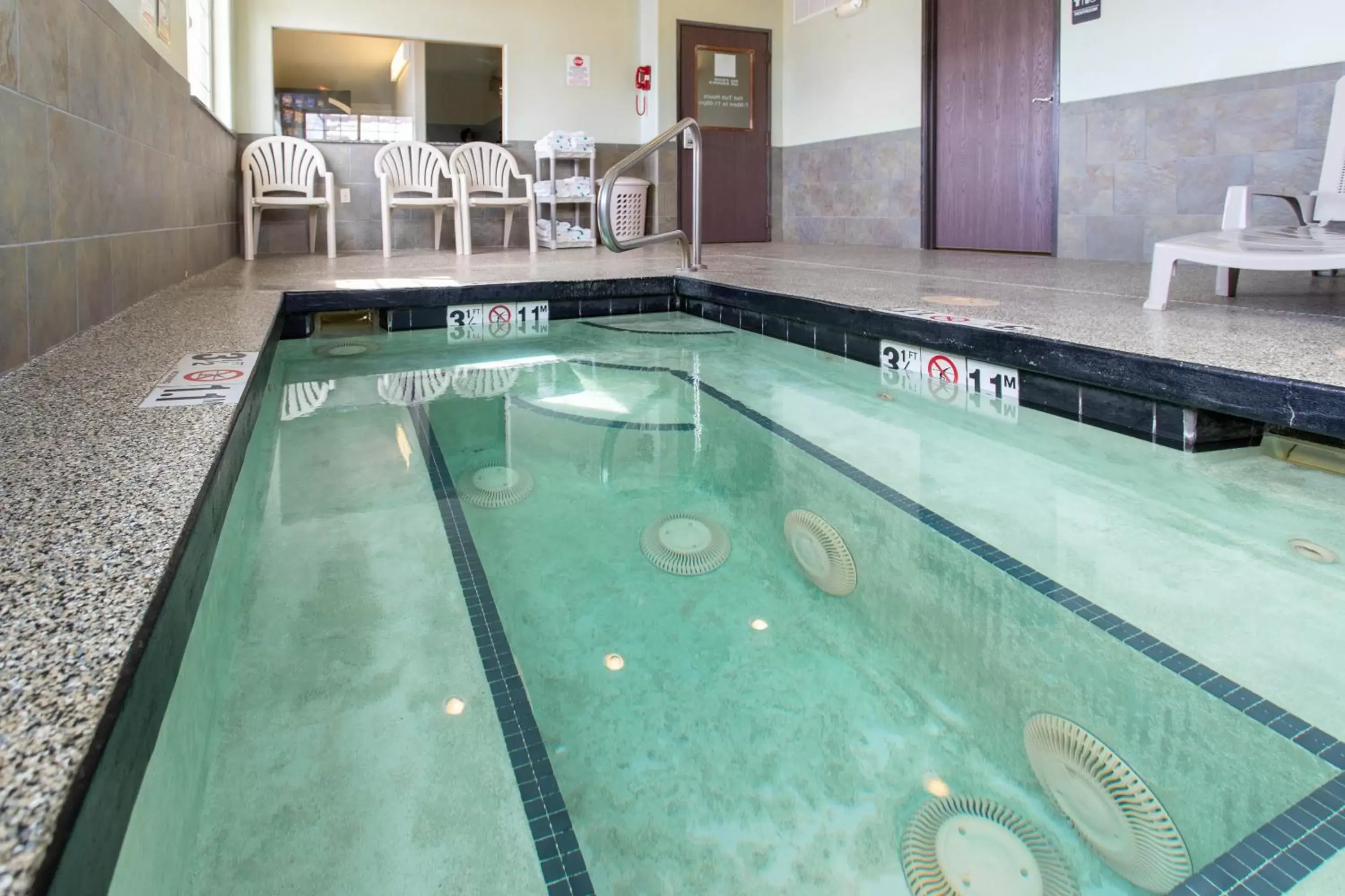 Spa and wellness centre/facilities, Swimming Pool in North Park Inn & Suites