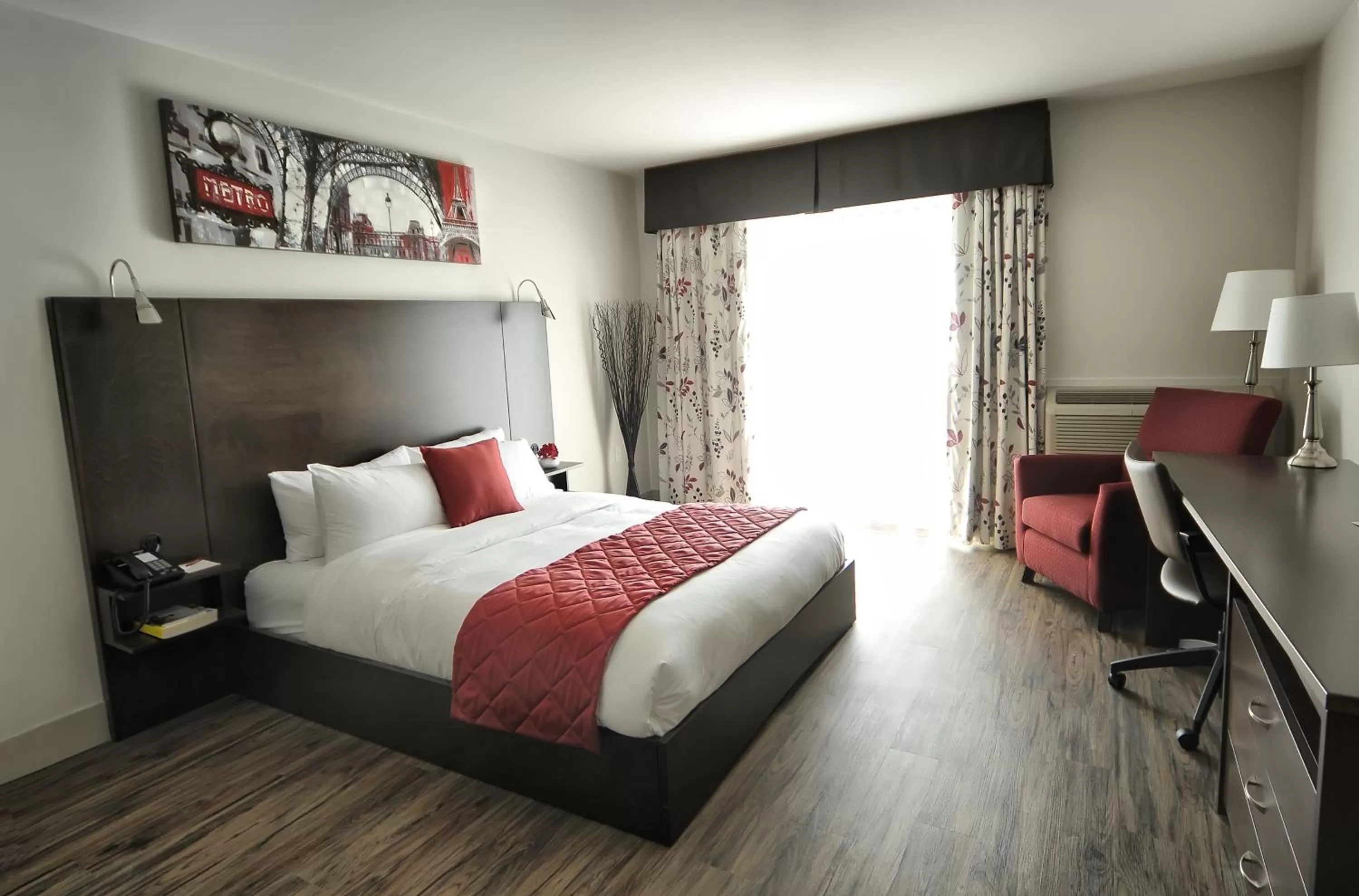 Photo of the whole room in Hôtel Le Floral