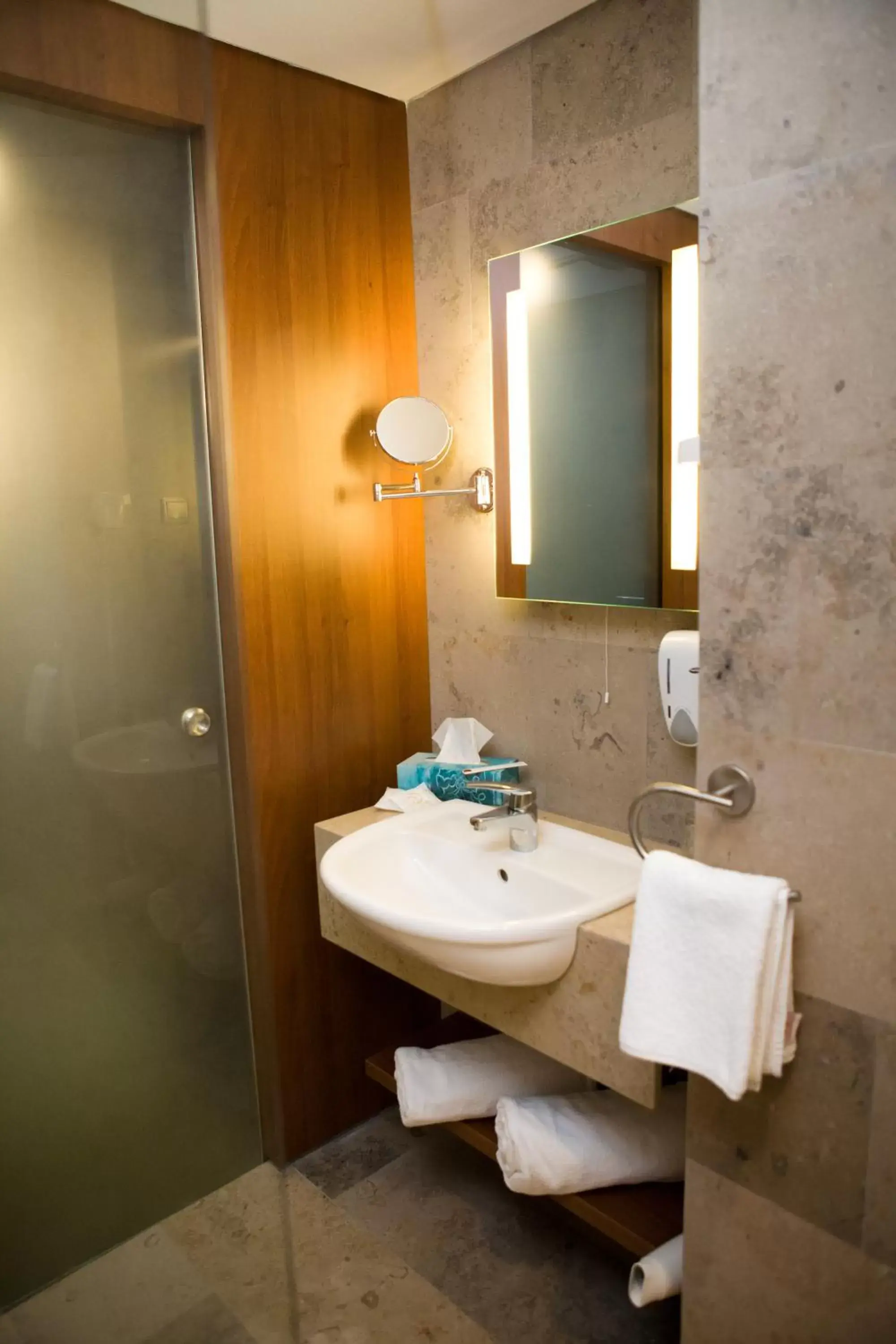 Bathroom in Zenit Wellness Hotel Balaton