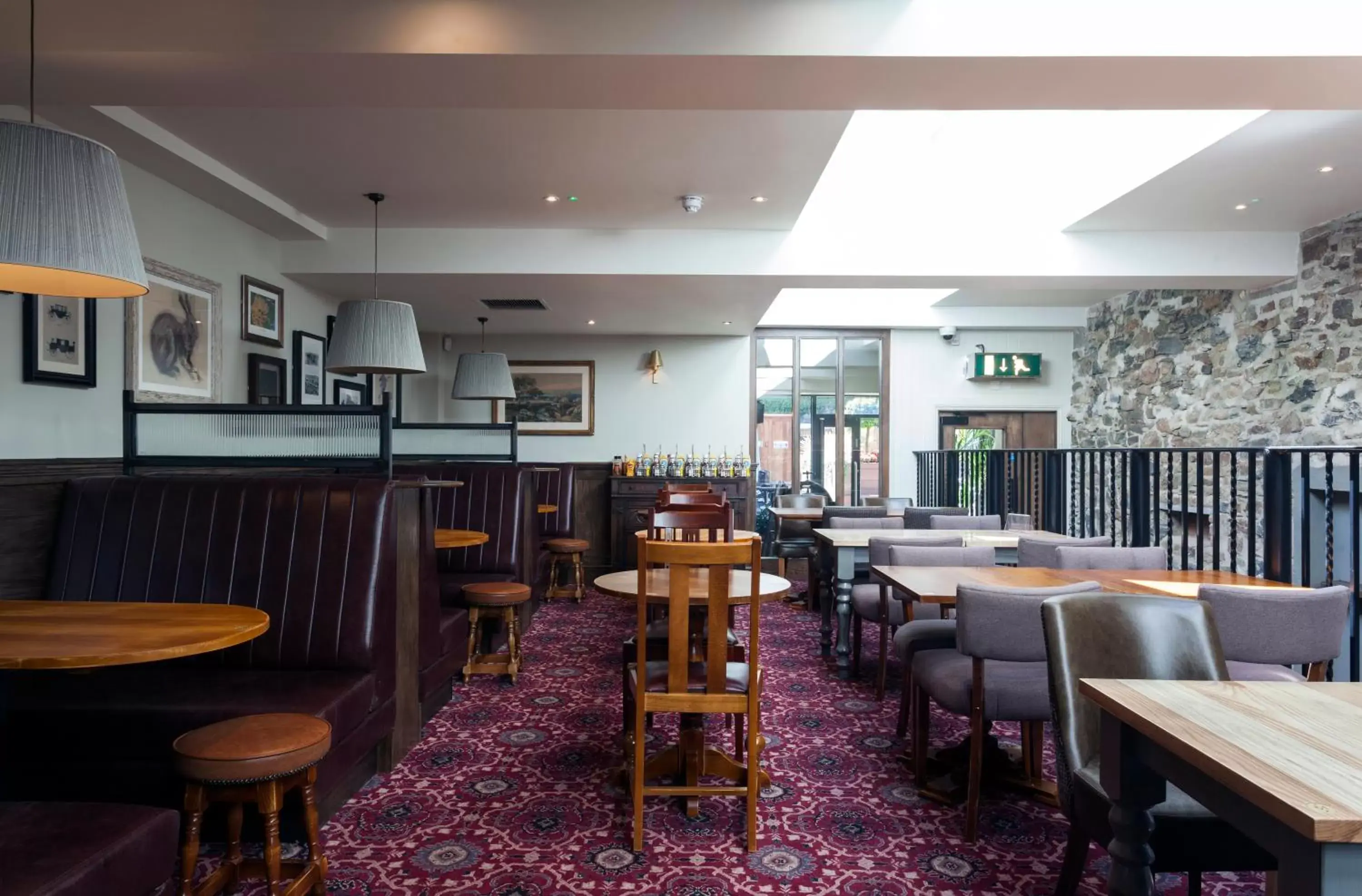 Restaurant/Places to Eat in The White Hart Hotel Wetherspoon