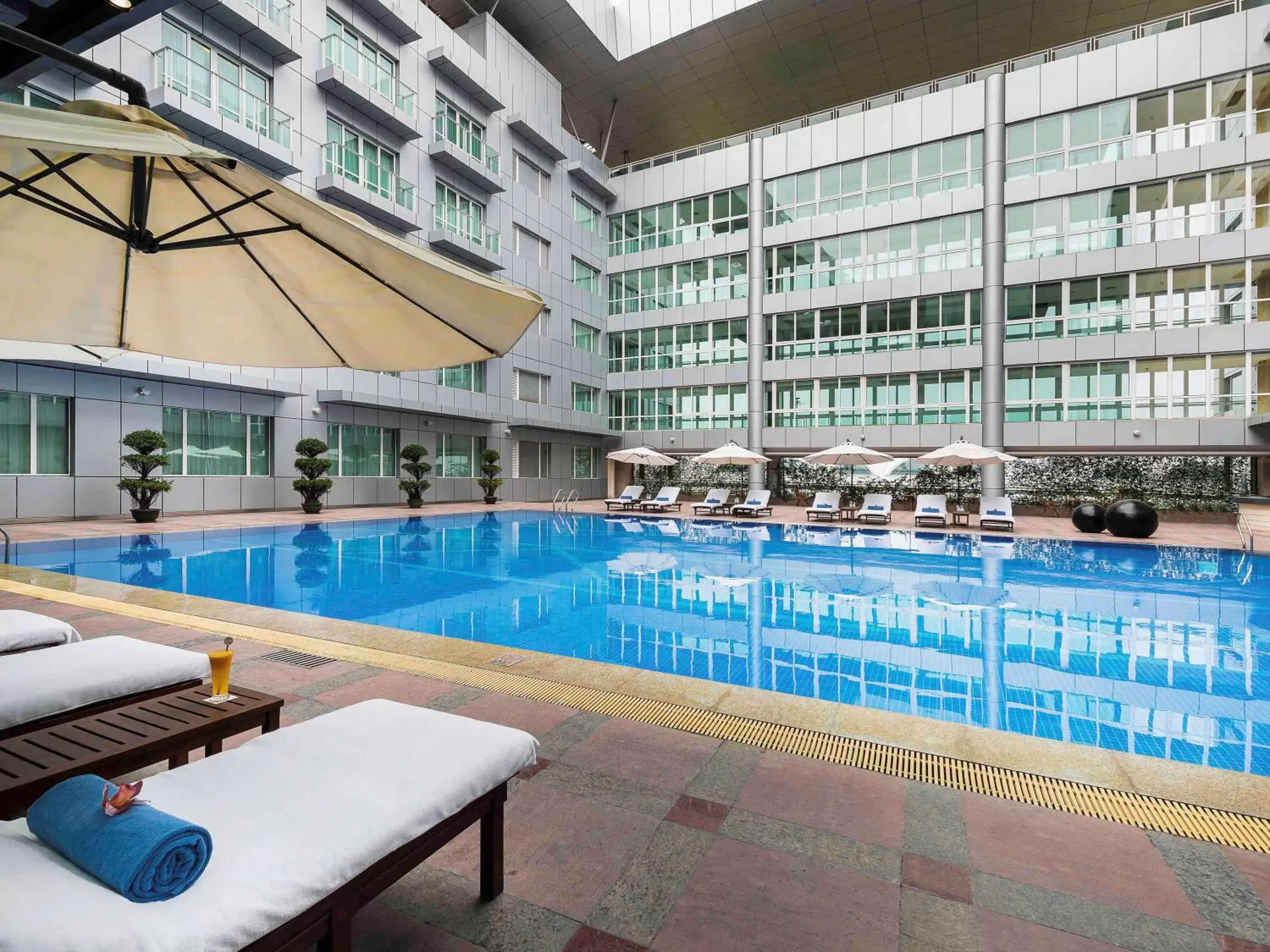 Activities, Swimming Pool in Pullman Guangzhou Baiyun Airport