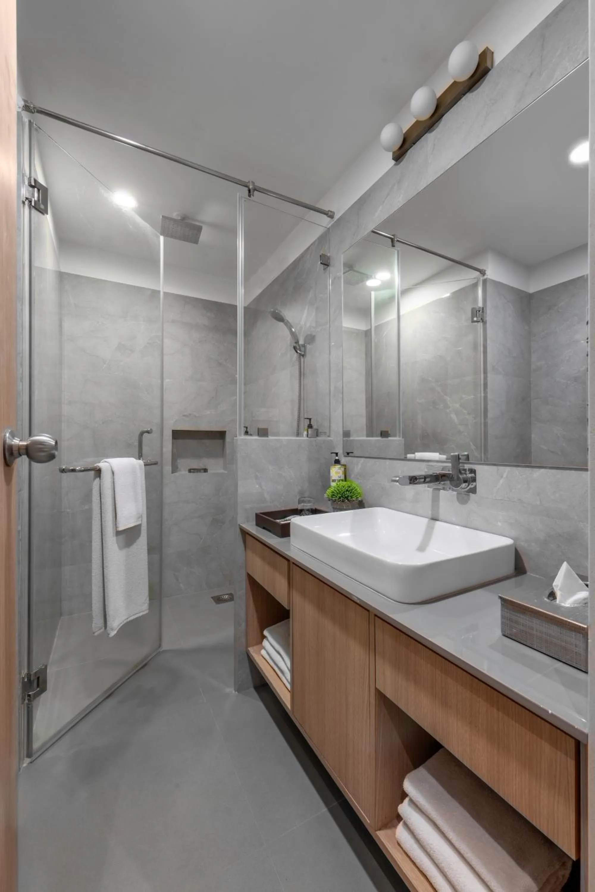 Lemon Tree Hotel, Vadodara