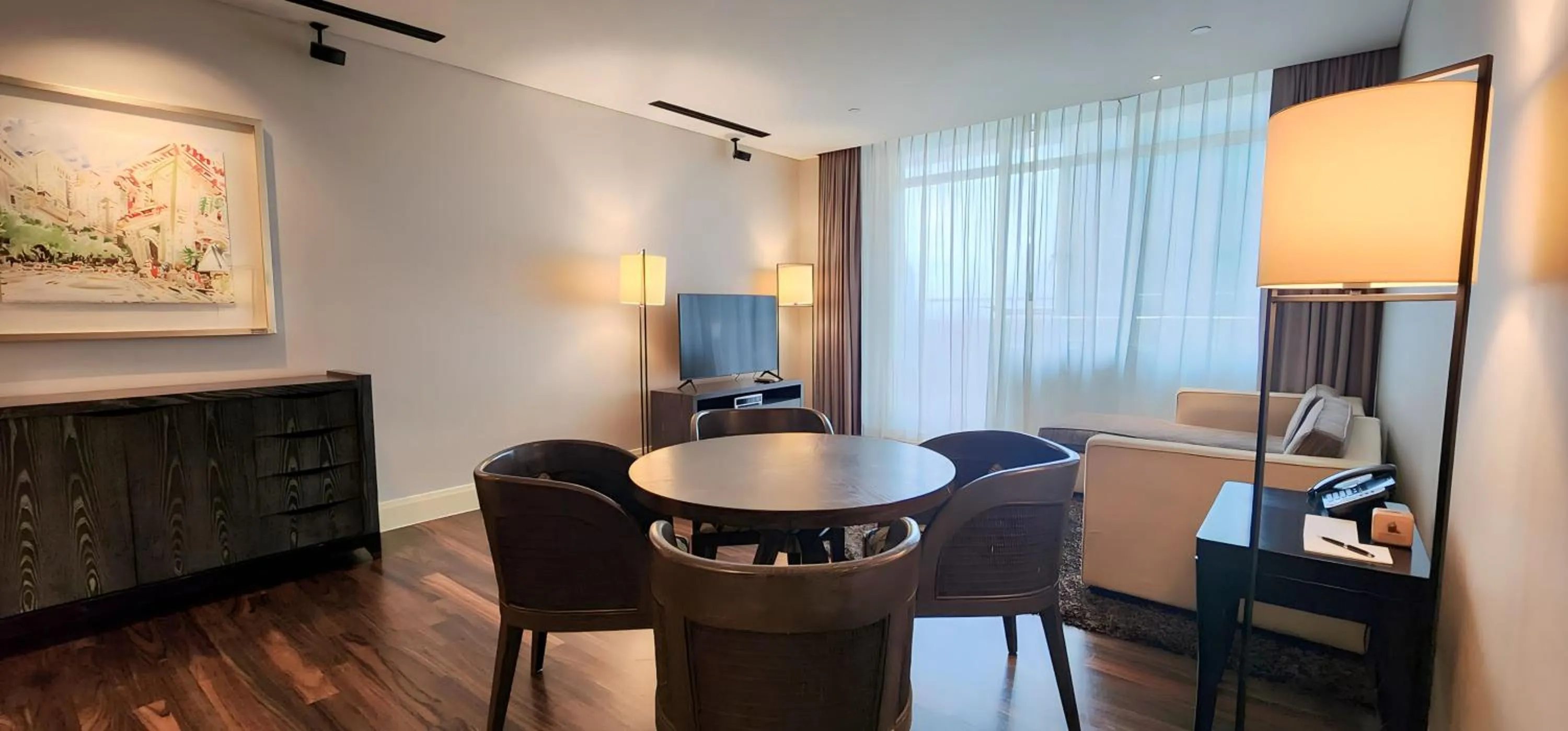 TV and multimedia in Ascott Raffles Place Singapore