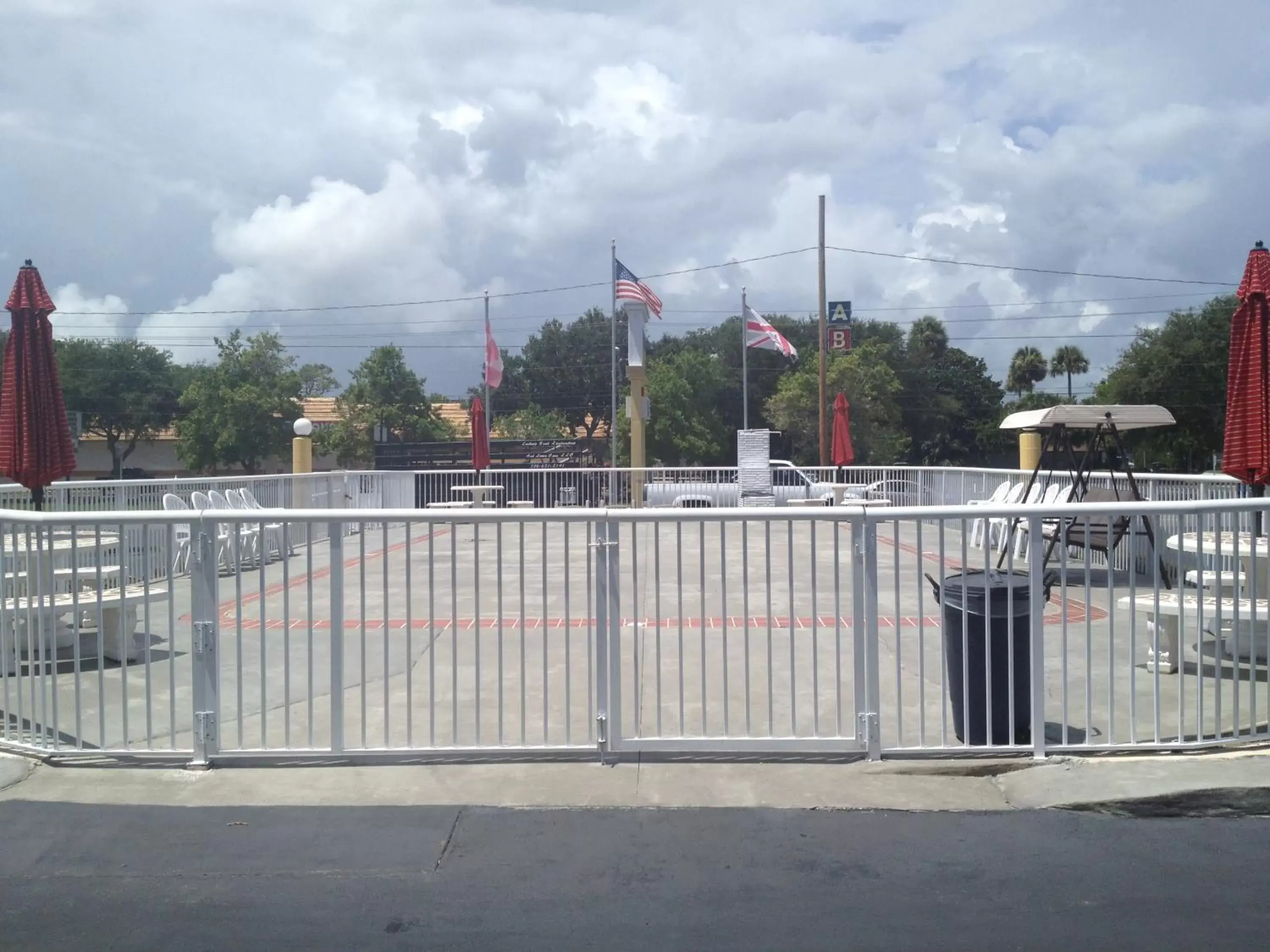 Facade/entrance in Super Inn Daytona Beach