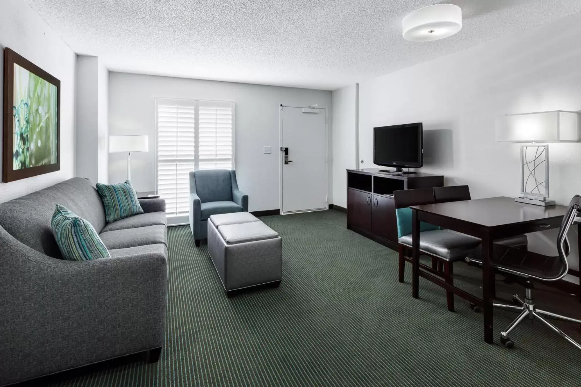 Seating Area in Embassy Suites by Hilton Orlando Lake Buena Vista Resort