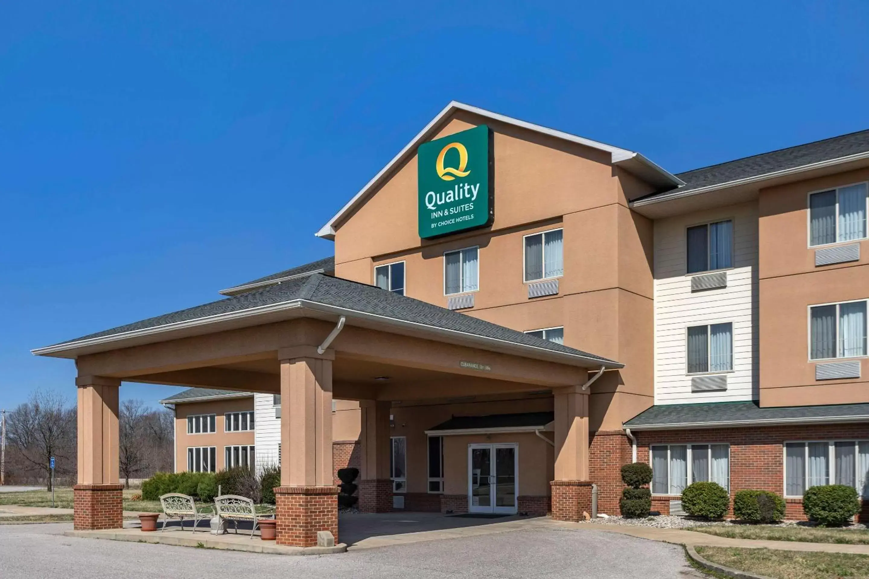 Property Building in Quality Inn & Suites