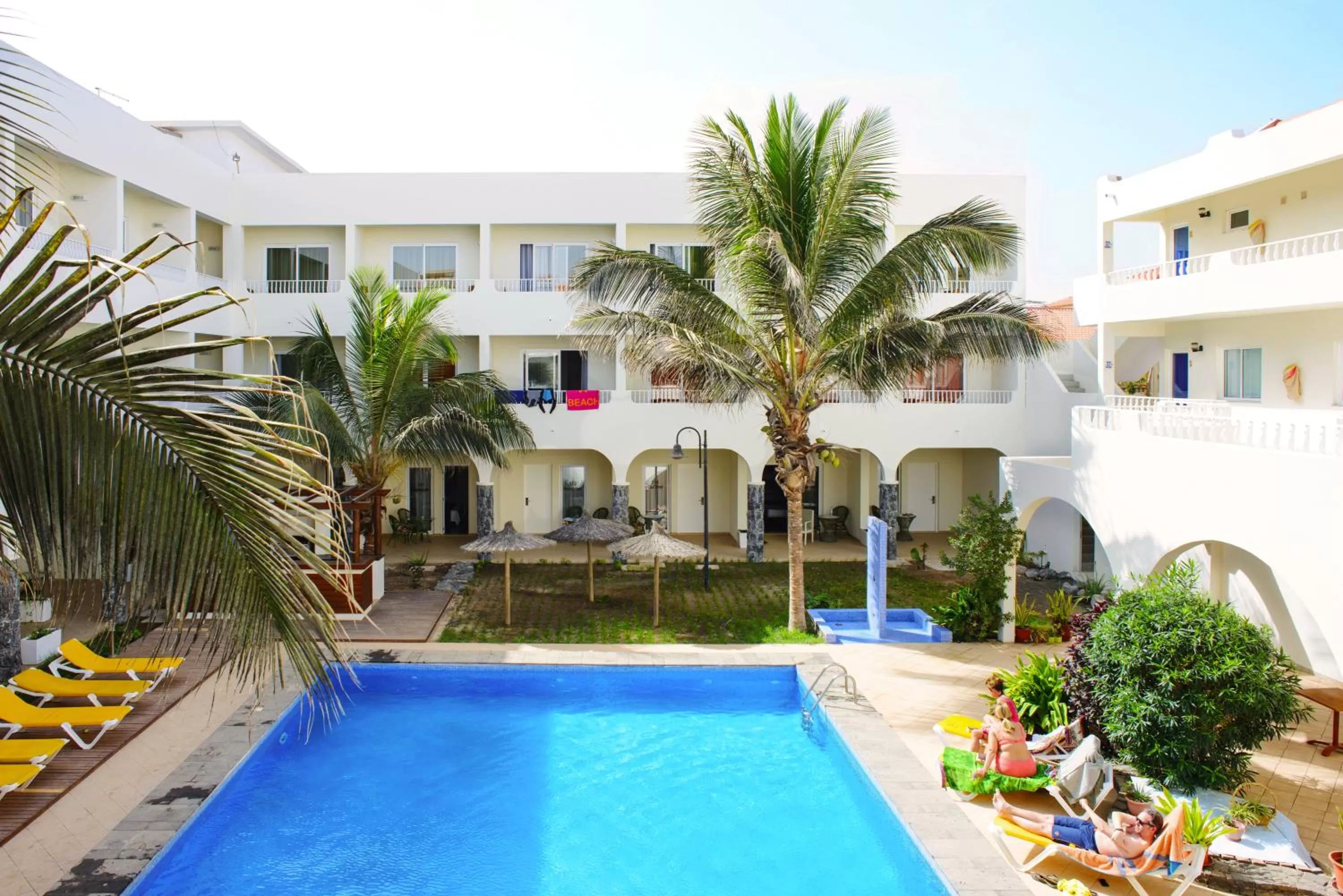Swimming pool in Ouril Pontao Hotel