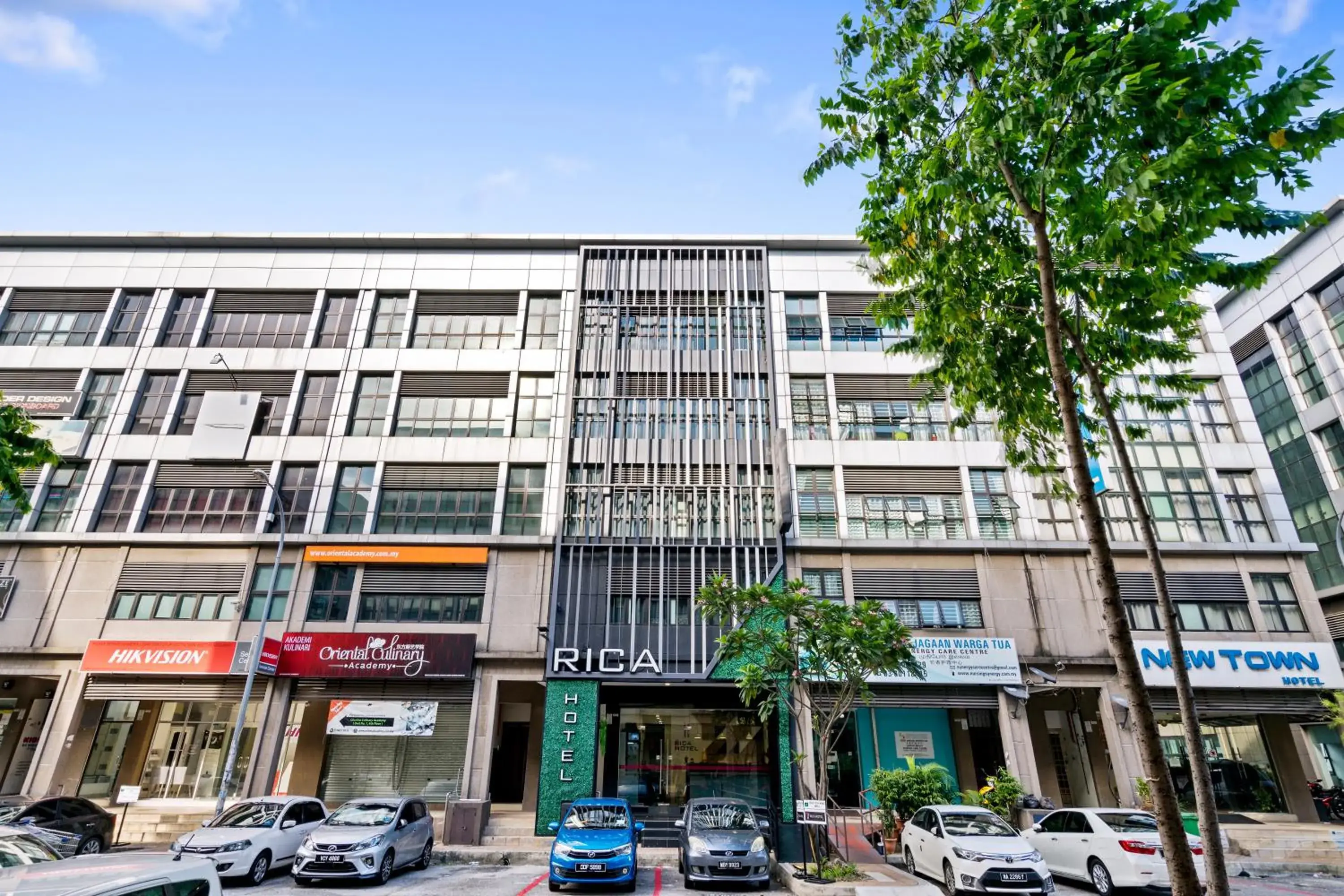 Property Building in Rica Hotel Usj