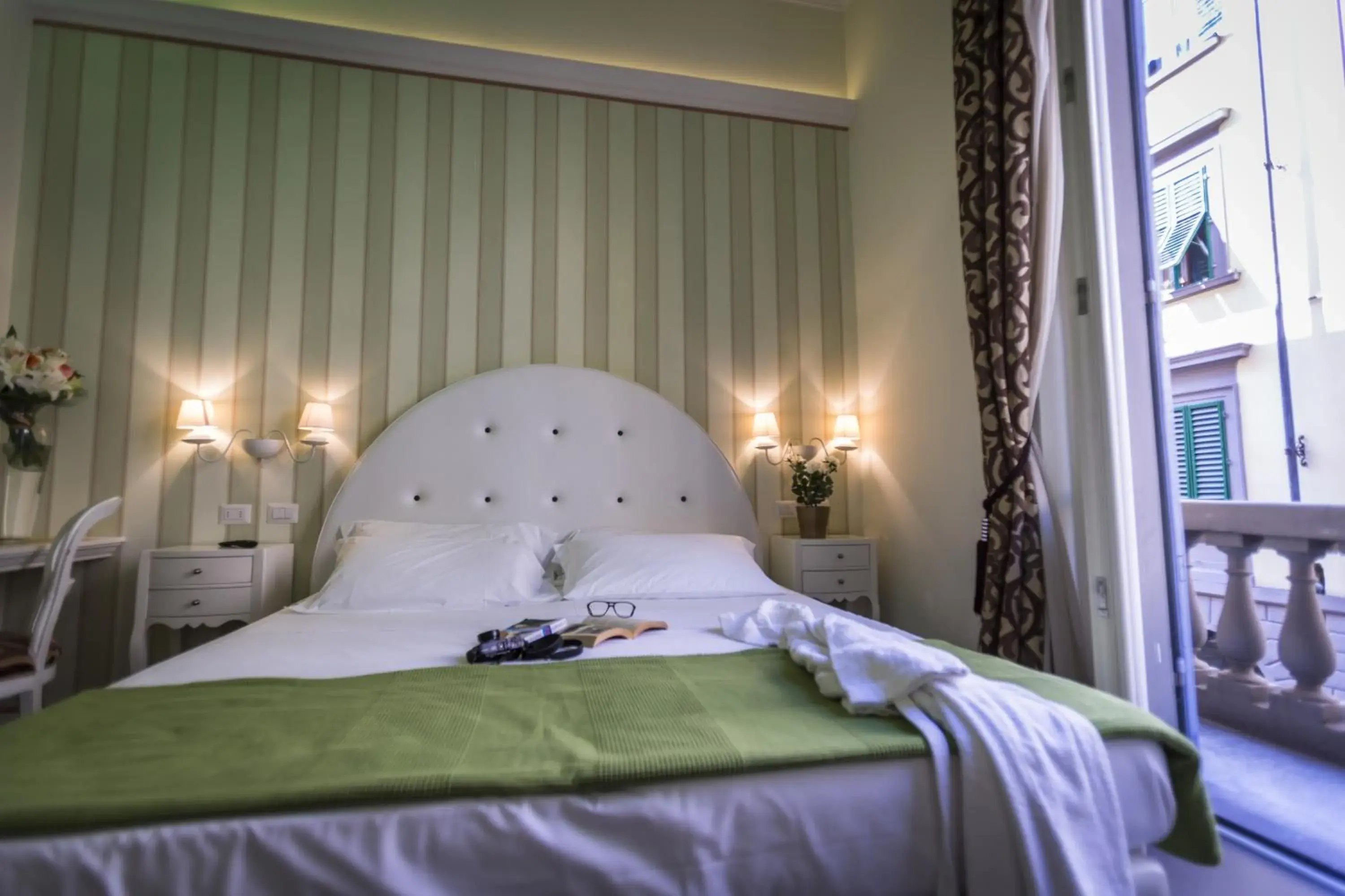 Photo of the whole room, Bed in Boutique Hotel La Casa di Morfeo