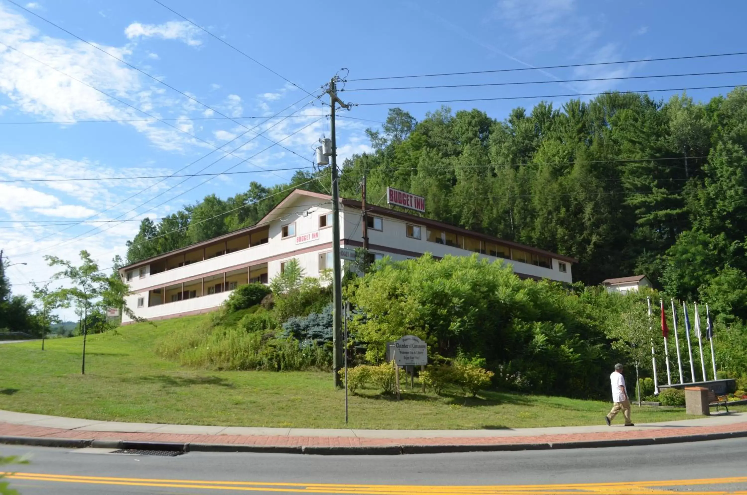 Street view, Garden in Budget Inn