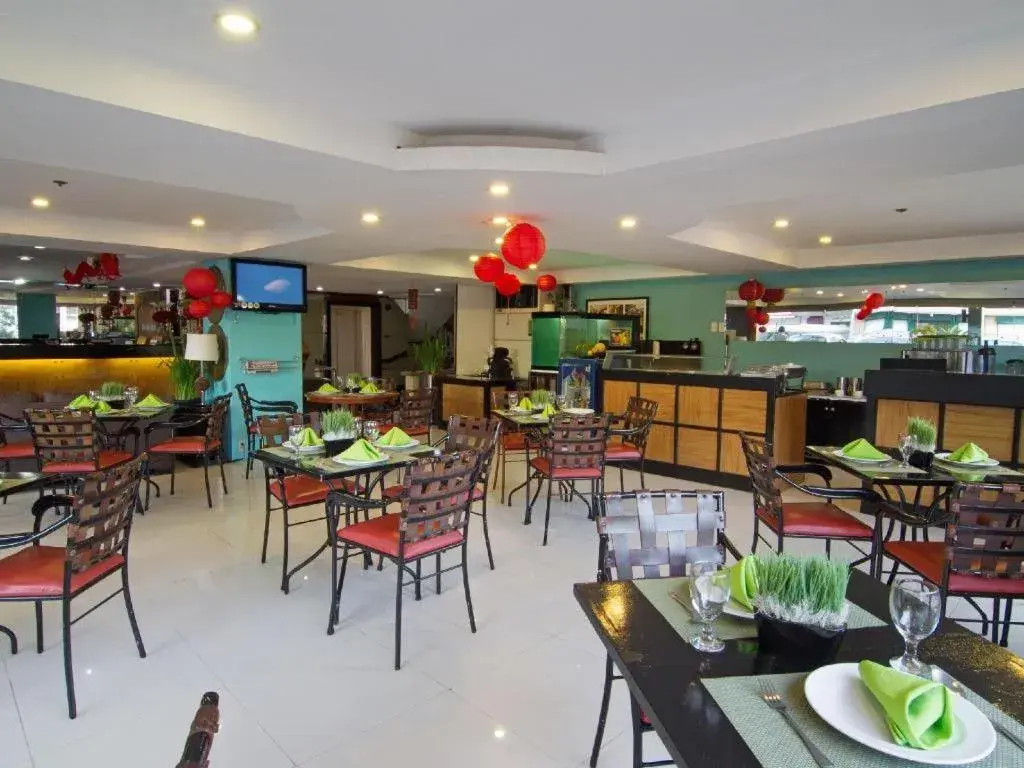 Restaurant/Places to Eat in The Corporate Inn Hotel