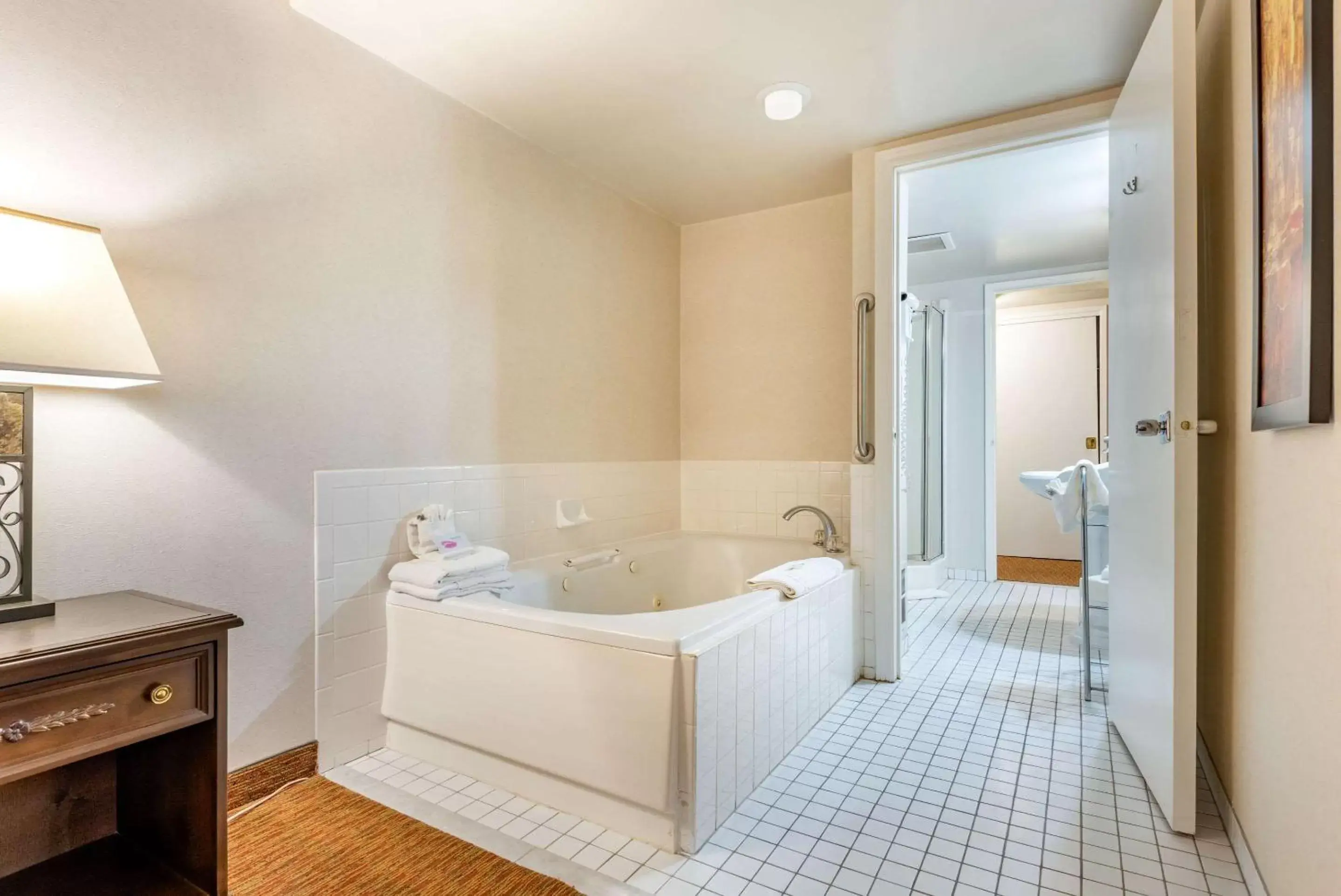 Photo of the whole room, Bathroom in Quality Inn Sarnia