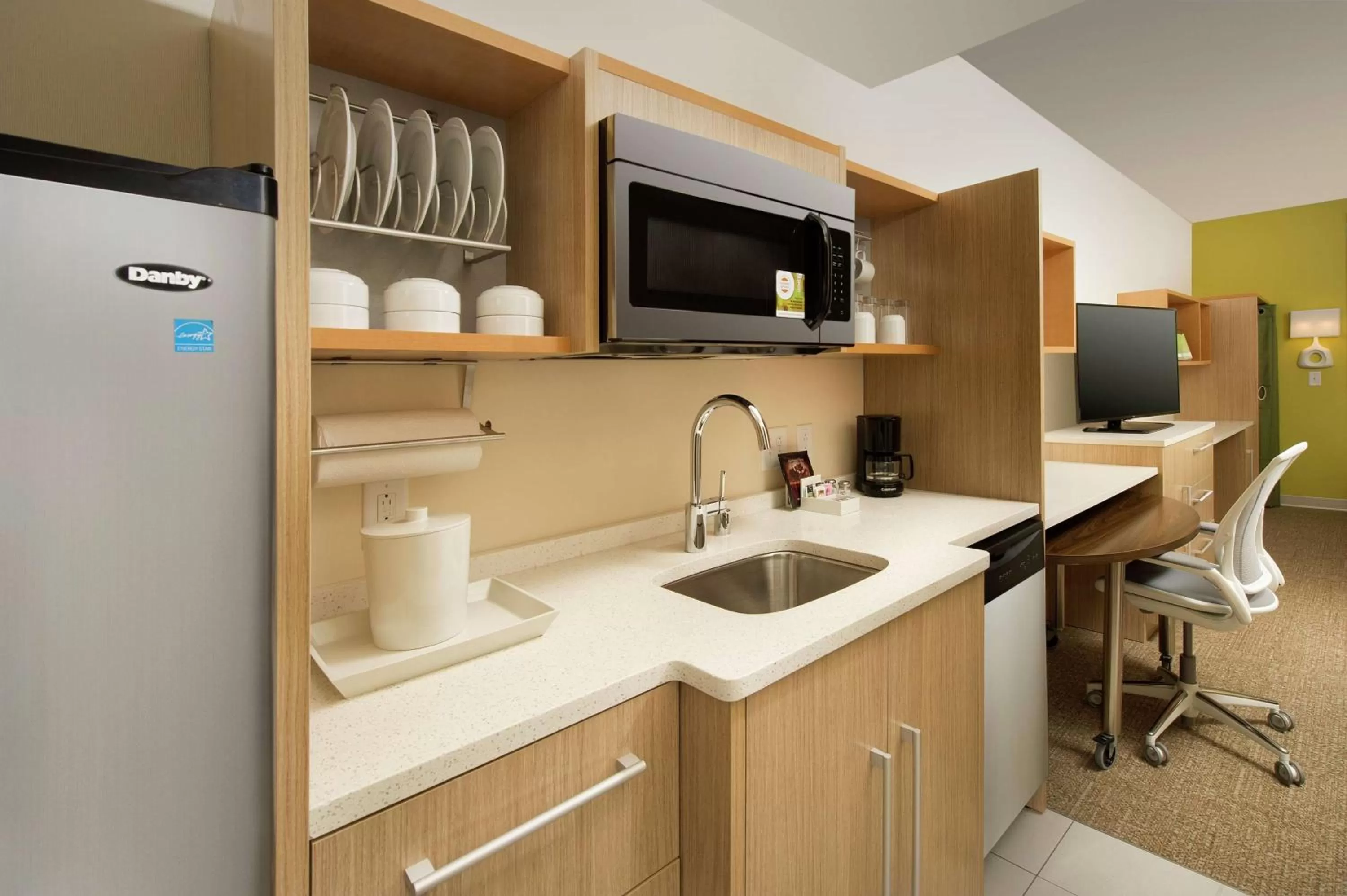 Kitchen or kitchenette in Home2 Suites by Hilton Louisville East Hurstbourne