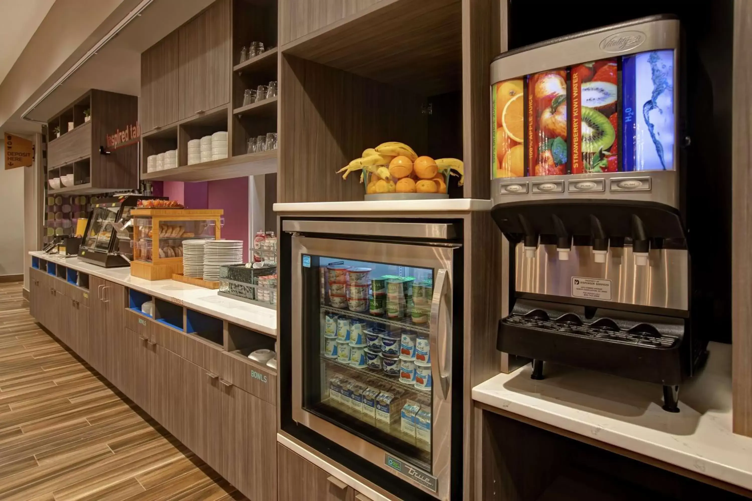 Breakfast in Home2 Suites By Hilton Charlotte Uptown Breakfast in Home2 Suites By Hilton Charlotte Uptown