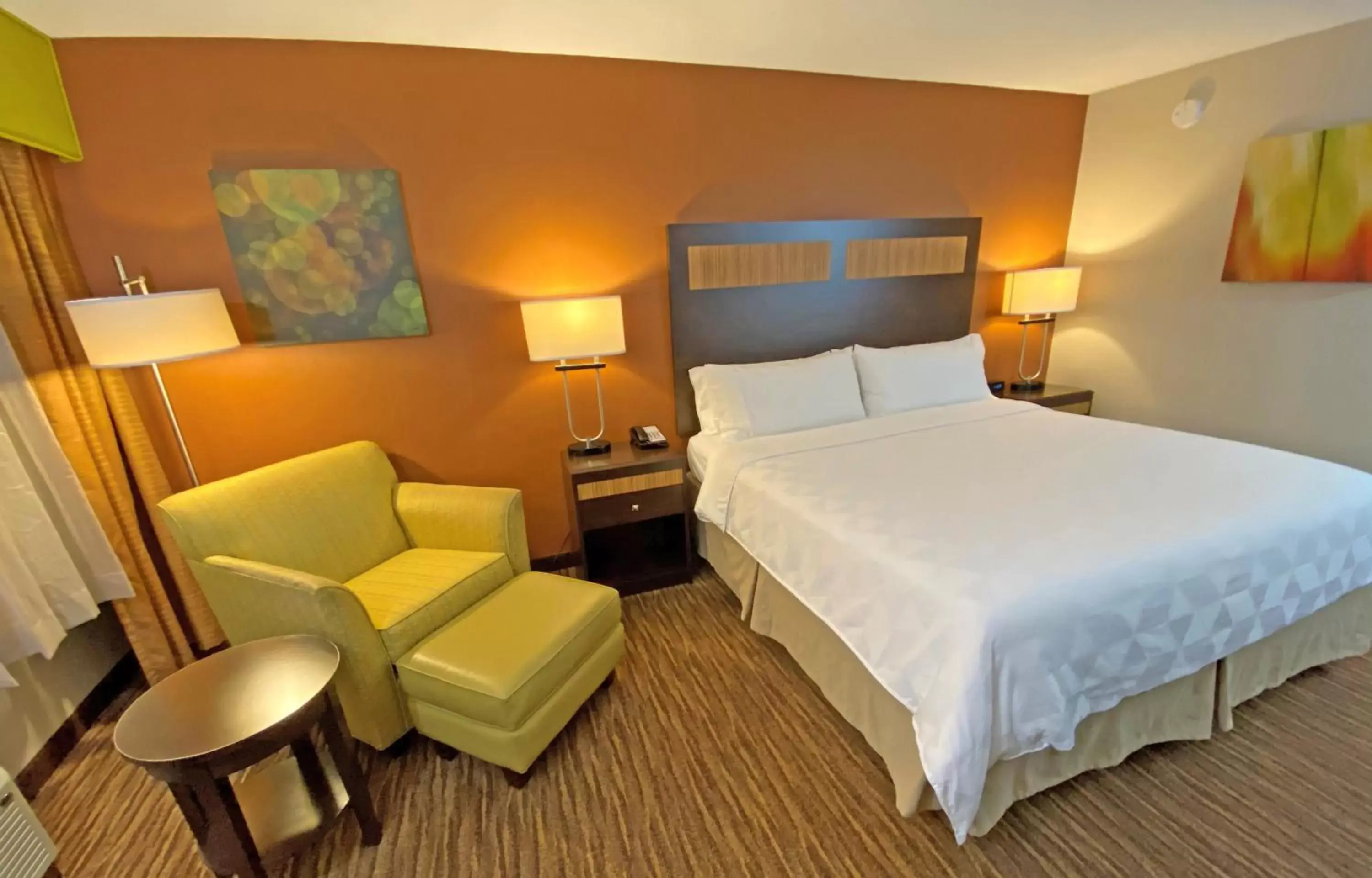 Photo of the whole room, Bed in Holiday Inn Danbury-Bethel at I-84, an IHG Hotel