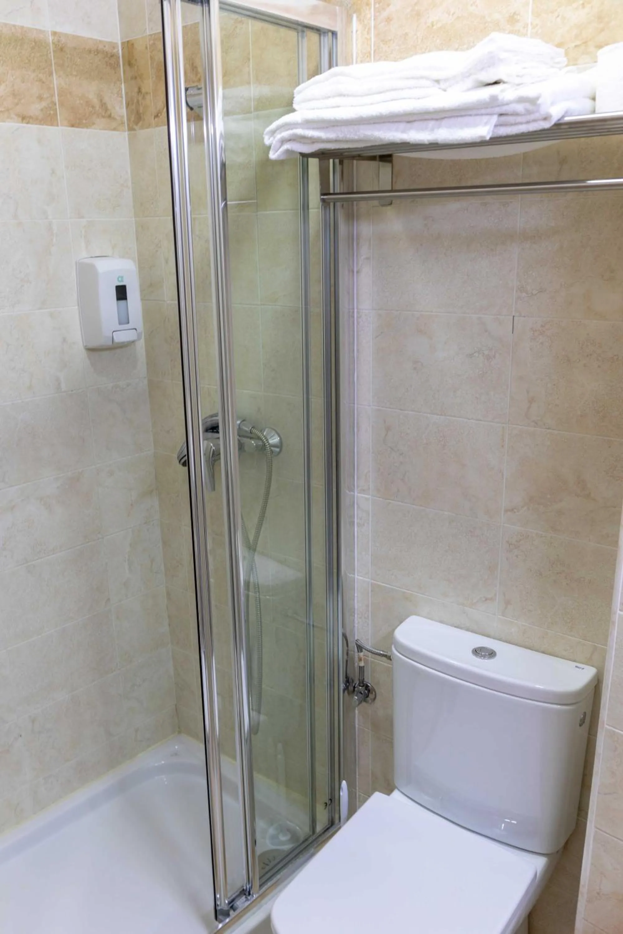 Shower in Alda Estella Hostel