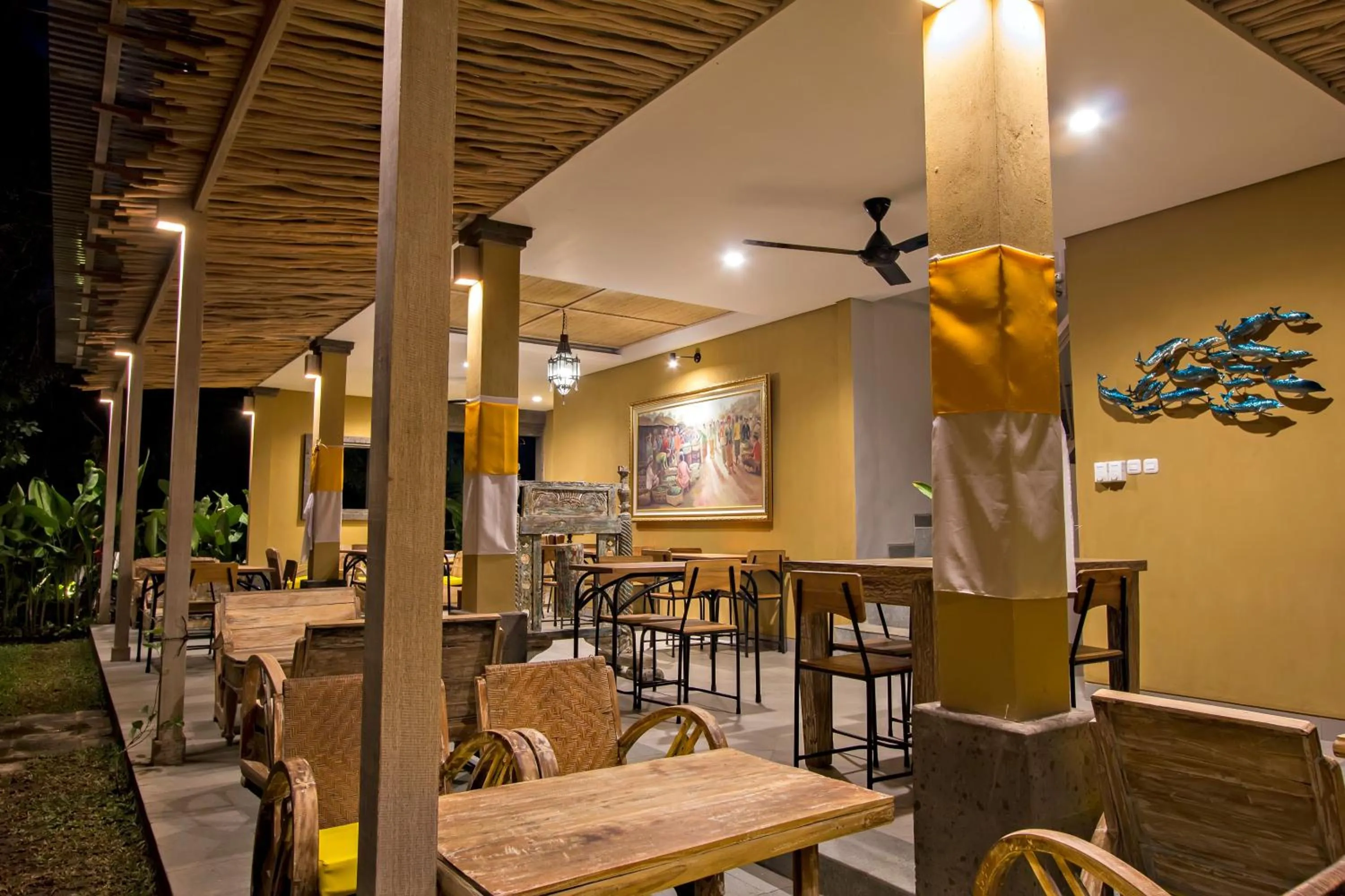 Restaurant/places to eat in Ubad Retreat
