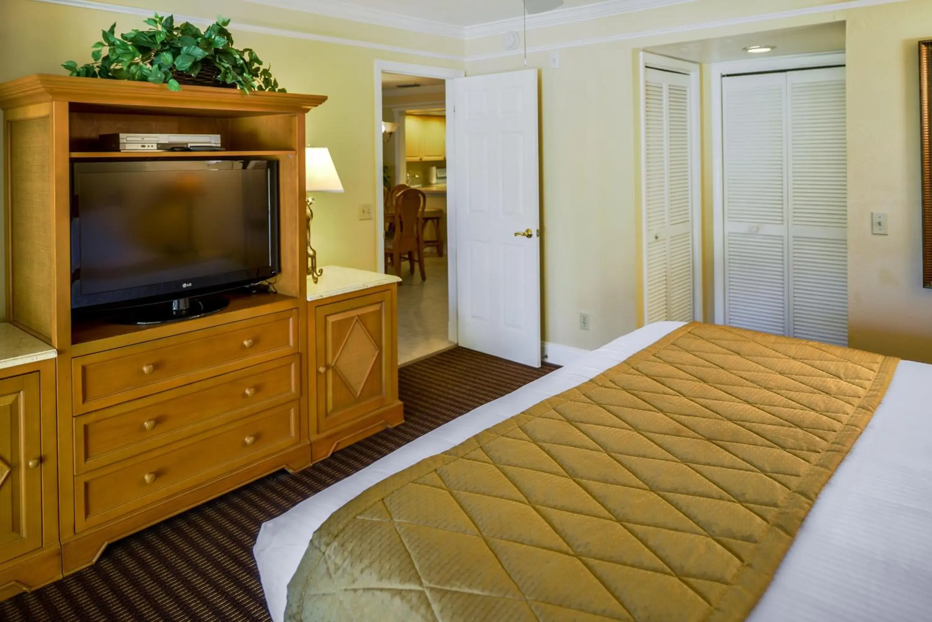 Bedroom, TV/Entertainment Center in Charter Club of Naples Bay