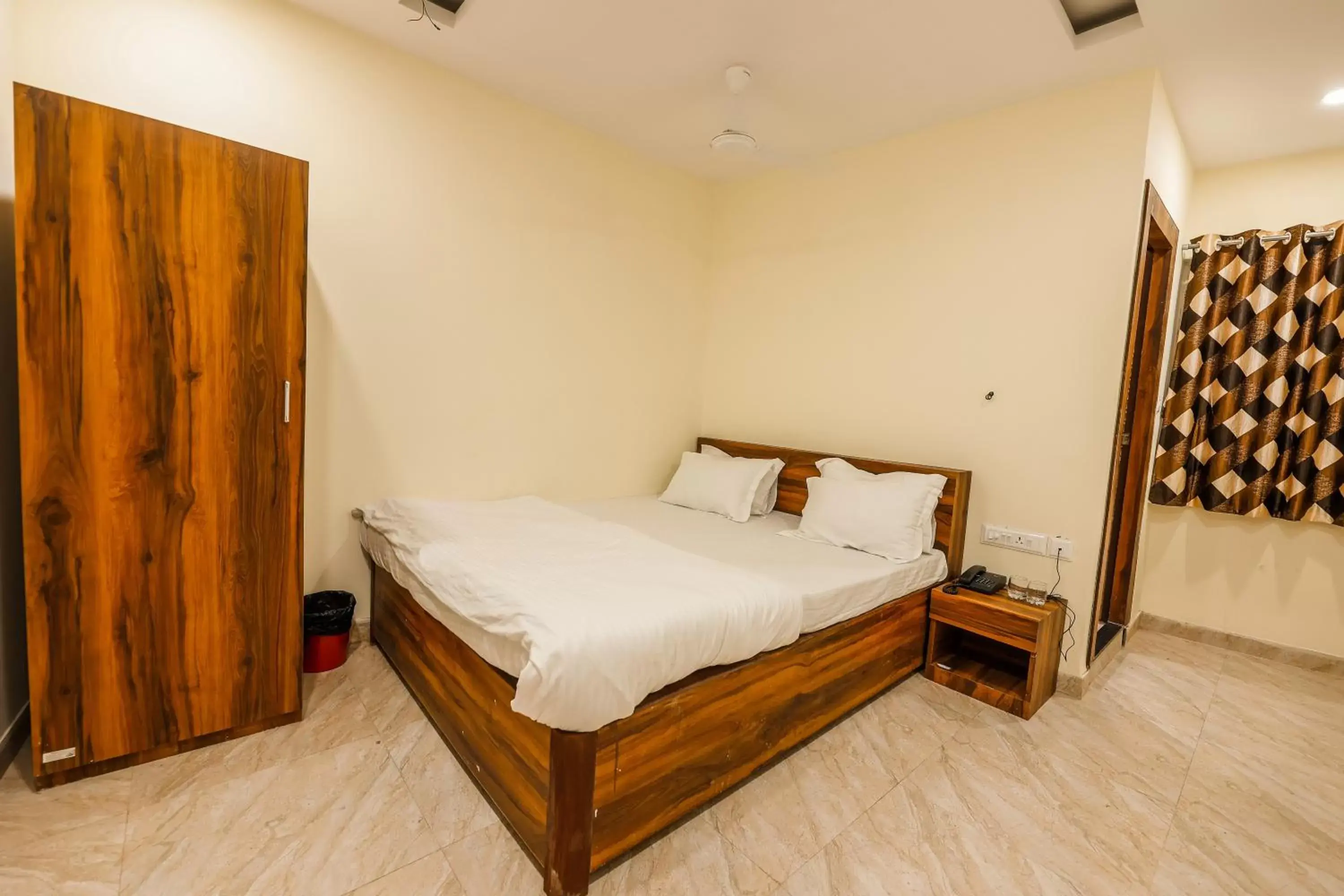 Standard Double or Twin Room in Hotel Holiday Express Standard Double or Twin Room in Hotel Holiday Express