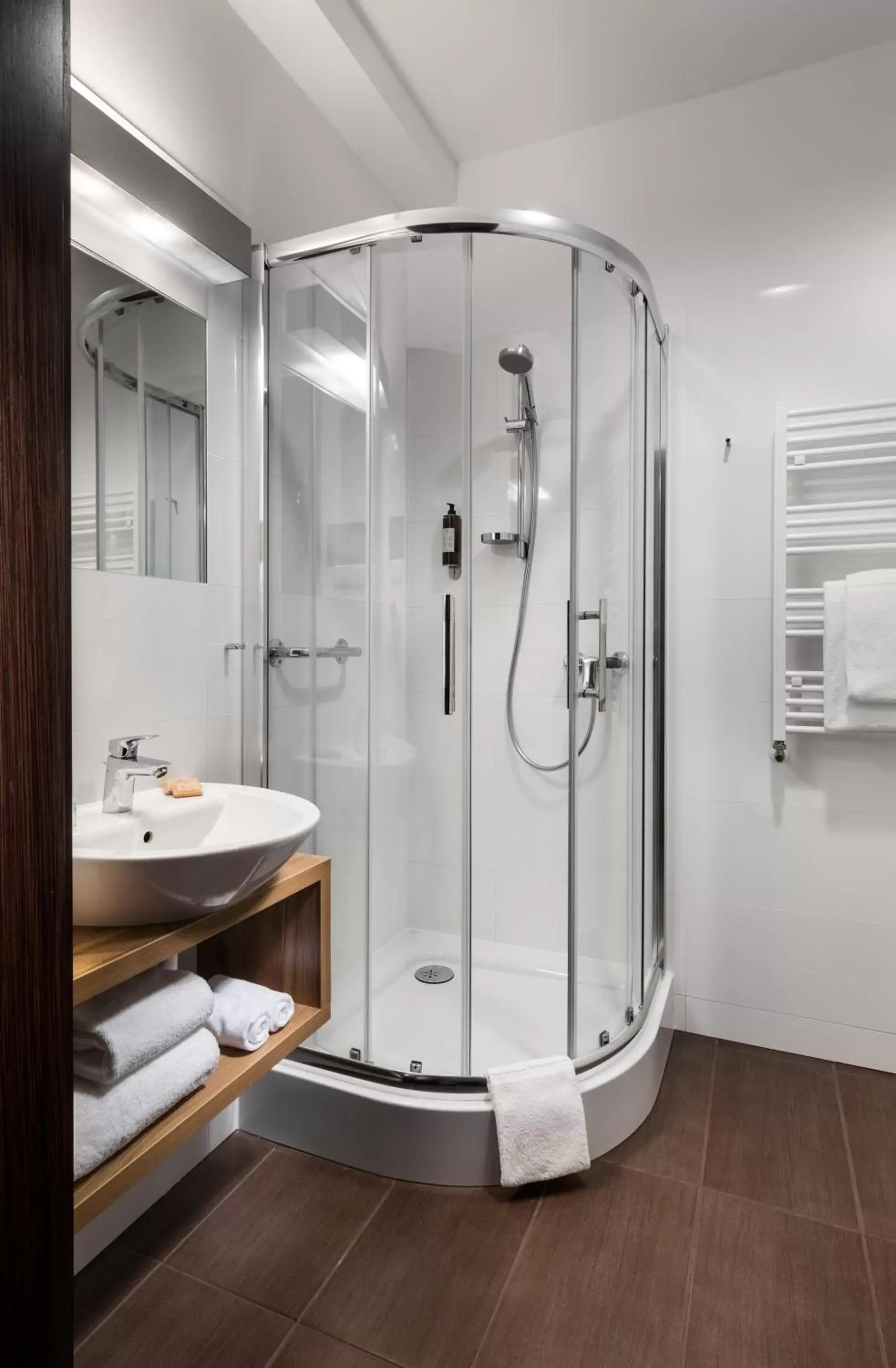Shower, Bathroom in Hotel Beethoven