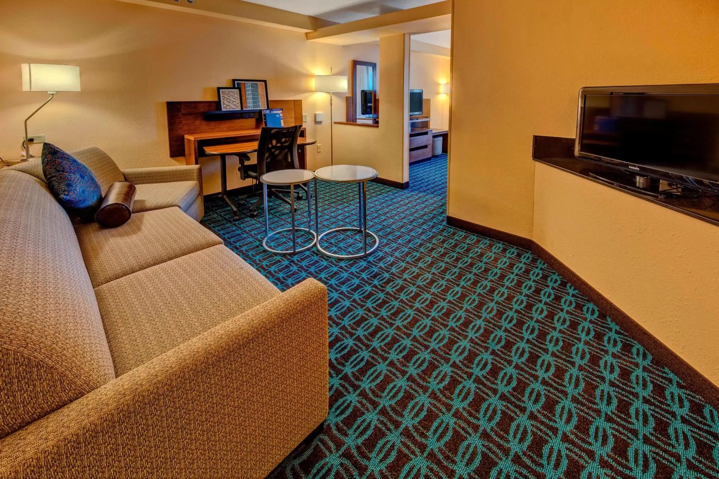 Photo of the whole room, Seating Area in Fairfield Inn and Suites by Marriott Orlando Near Universal Orlando