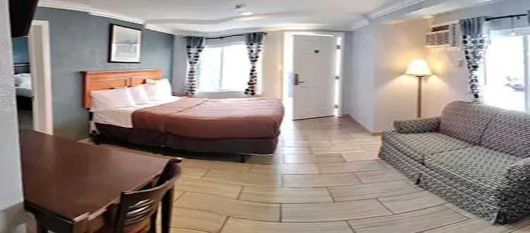 Photo of the whole room in Sunset Beach Hotel