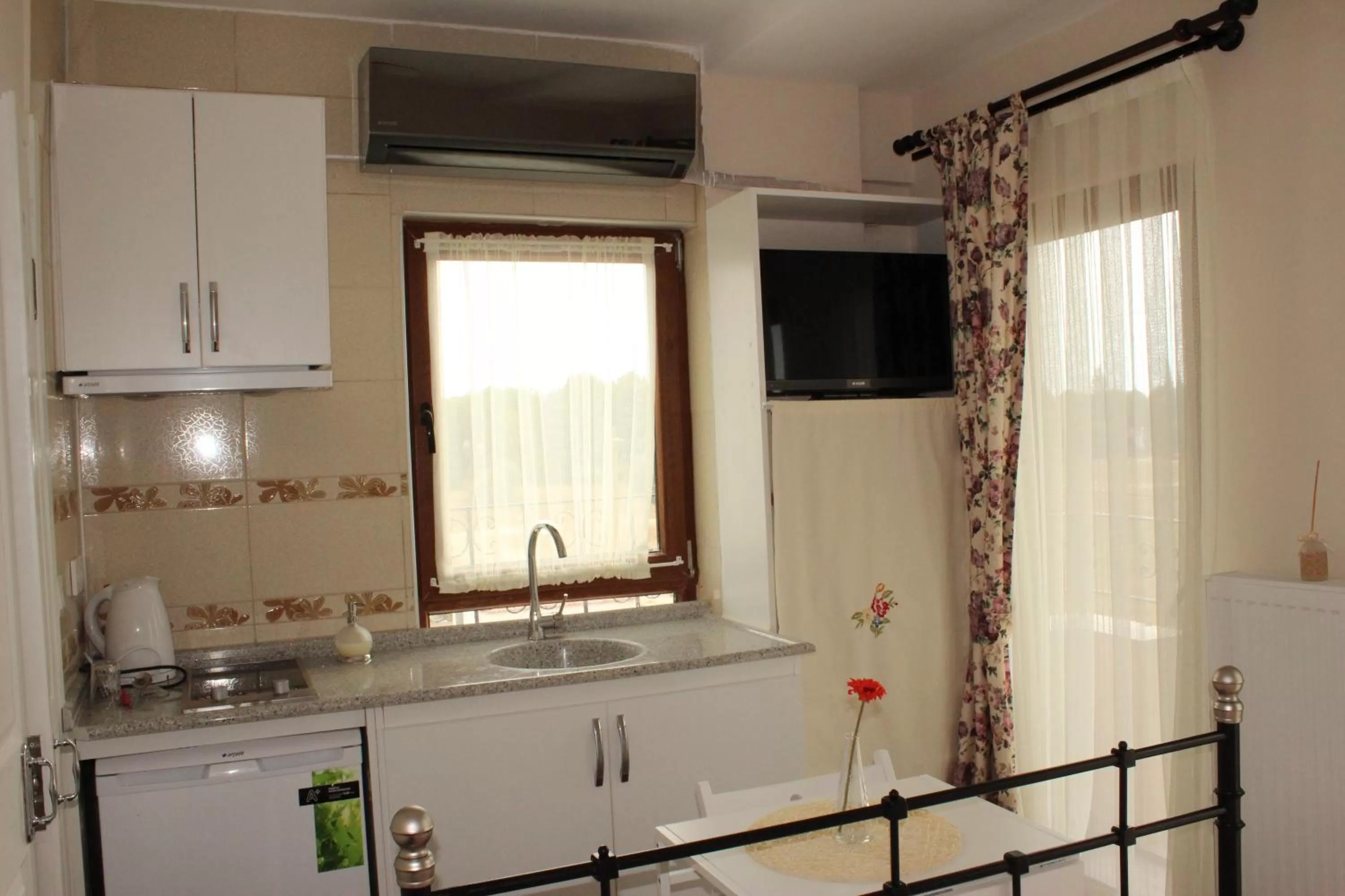 Kitchen or kitchenette in Ede Apart Otel